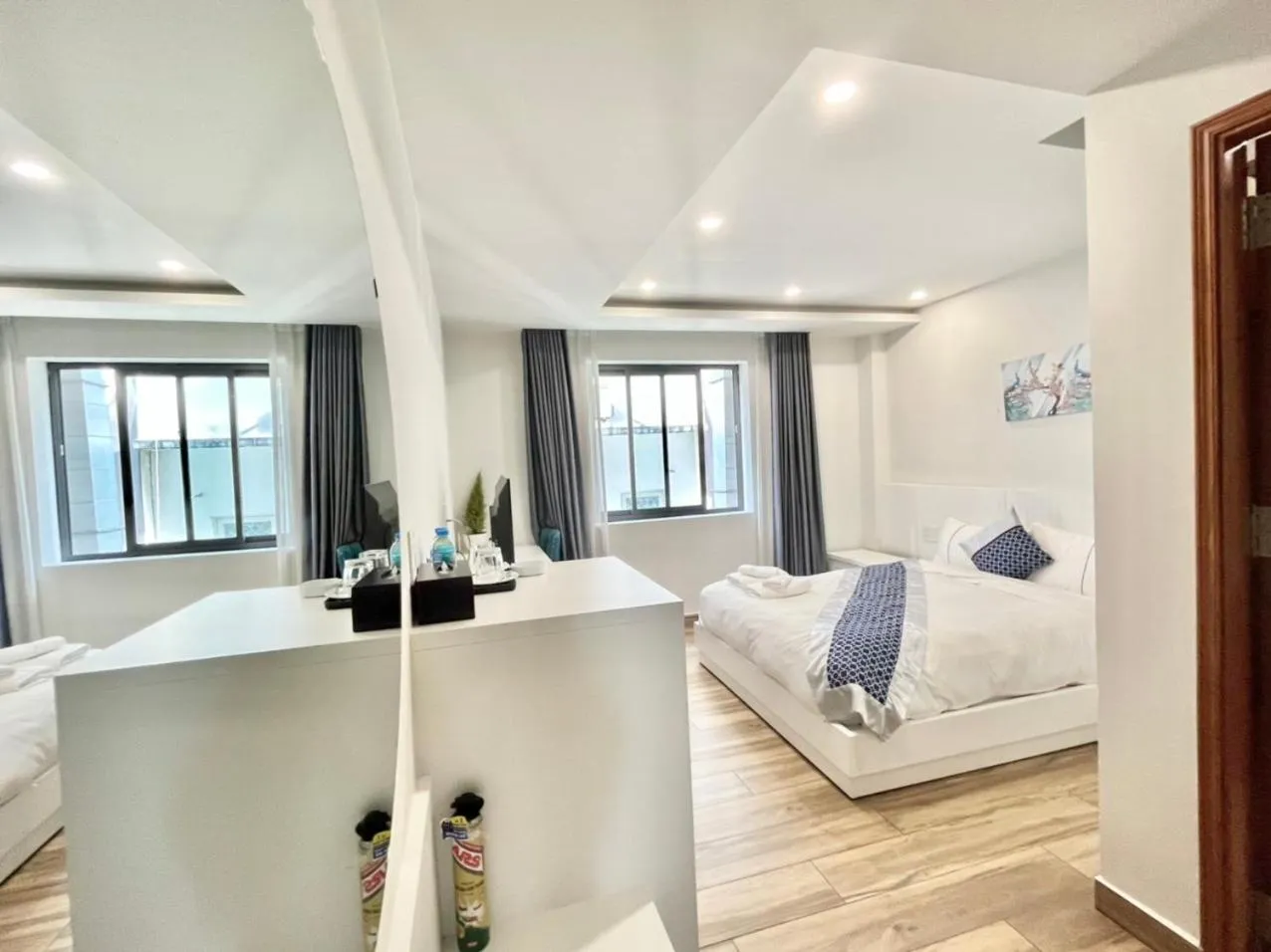 Deluxe Double Room in BALLANTINE HOTEL Phu My Hung- SECC