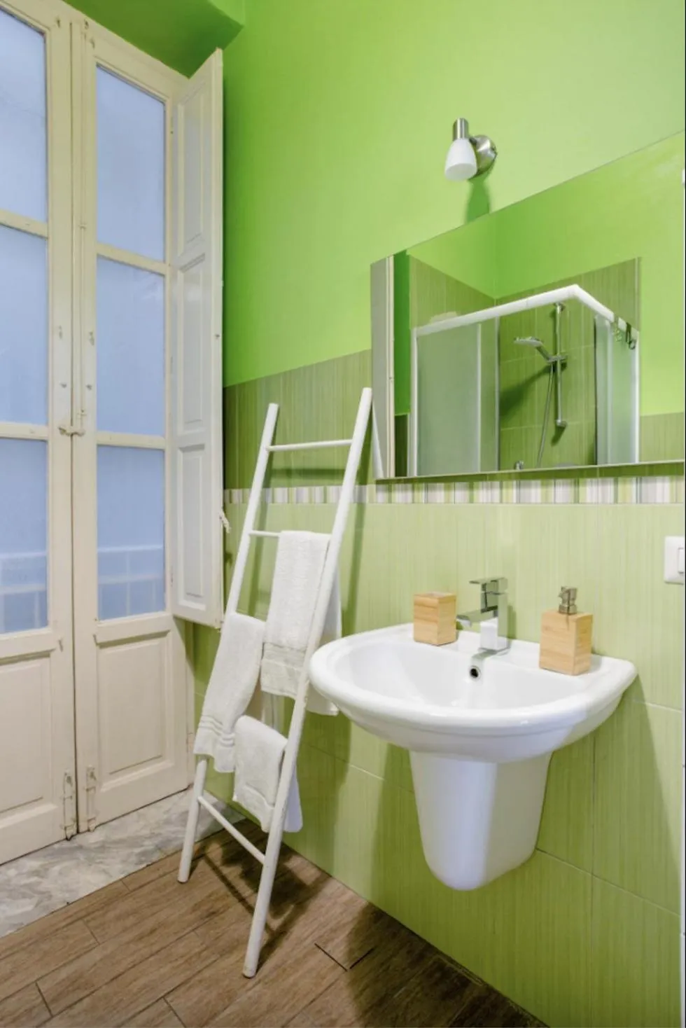 Double Room with Private Bathroom in Bohème B&B