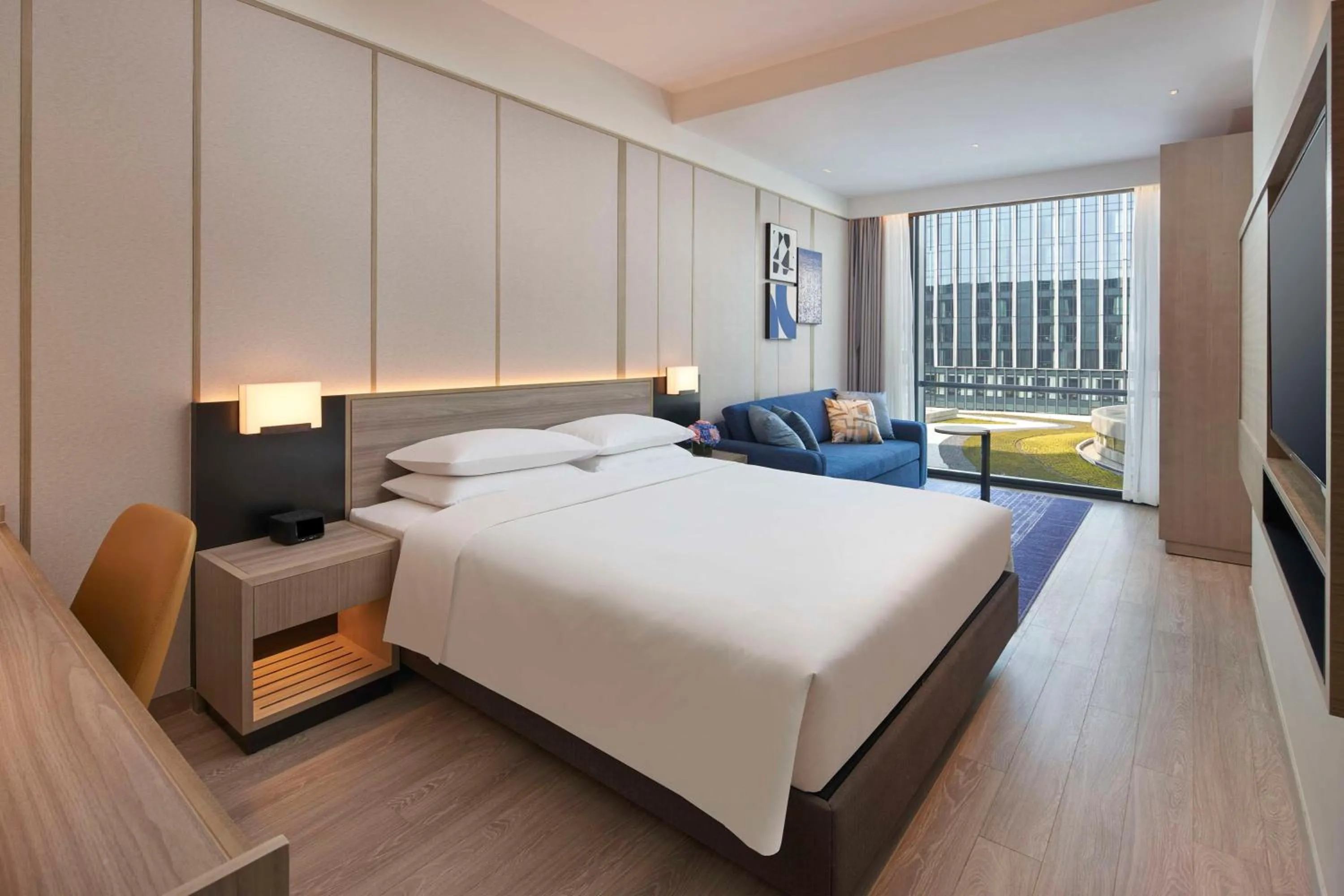 King Room with Sofa Bed in Hyatt Place Hangzhou International Airport