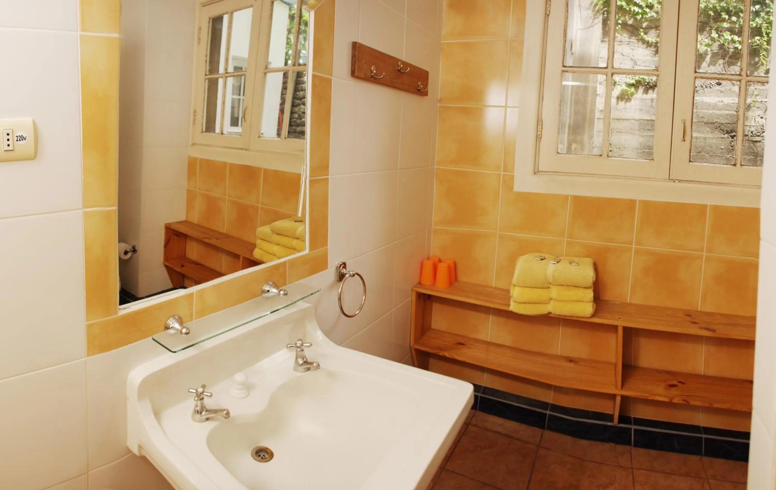 Quadruple Room with Private Bathroom in Hostal Rio Amazonas