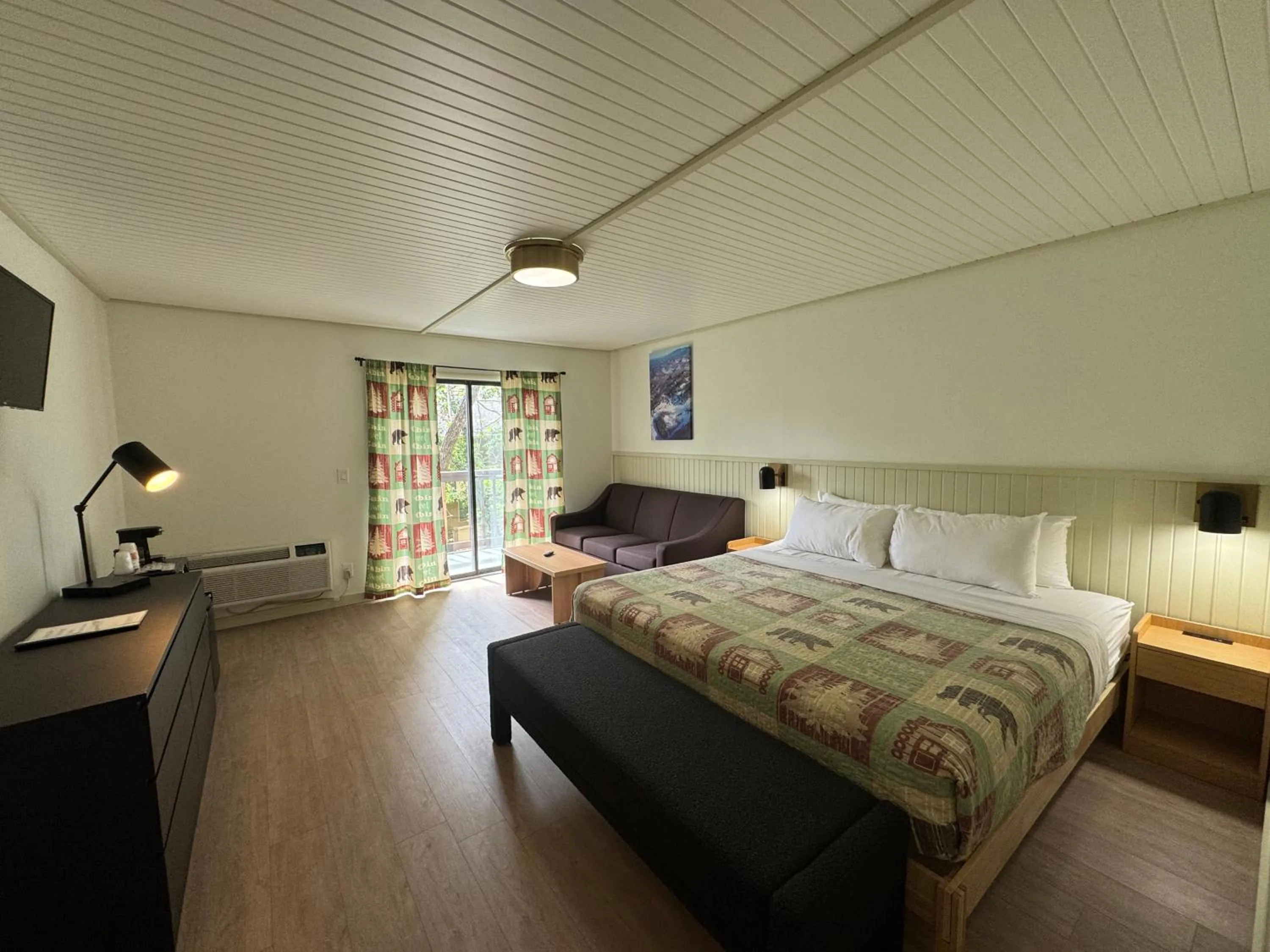 King Room with Balcony in Ski Mountain Lodge