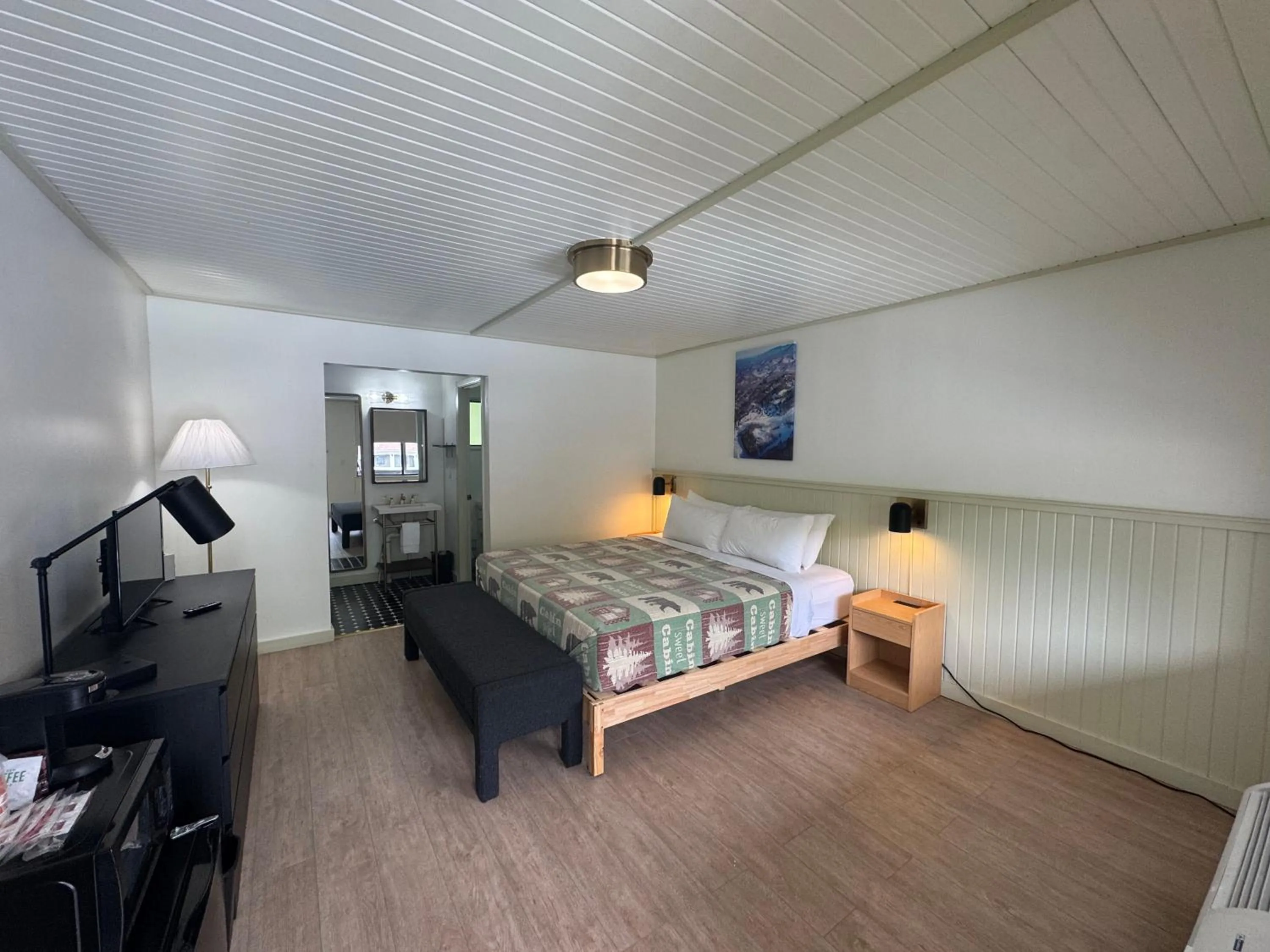 King Room in Ski Mountain Lodge