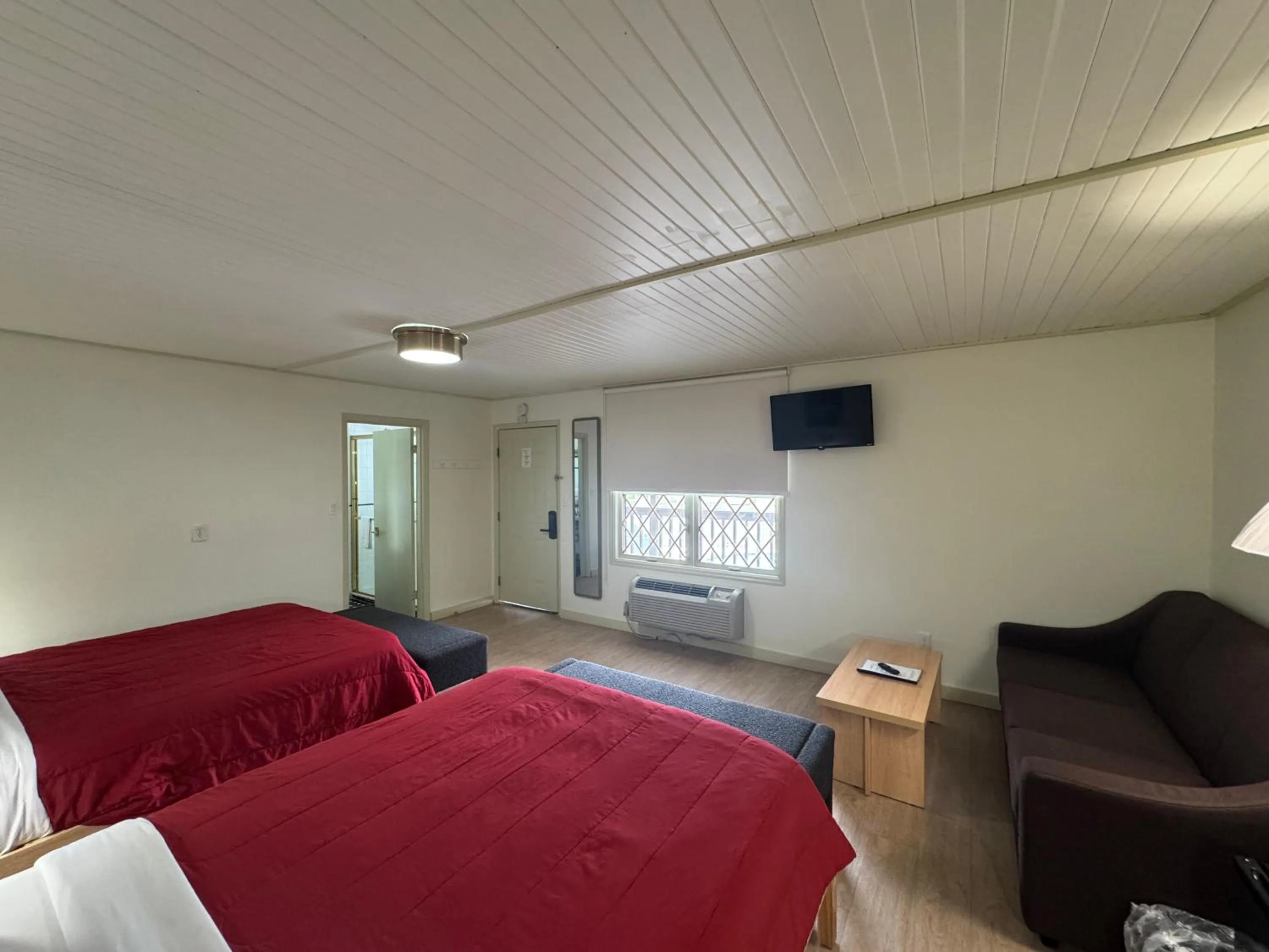 Standard Queen Room with Two Queen Beds in Ski Mountain Lodge