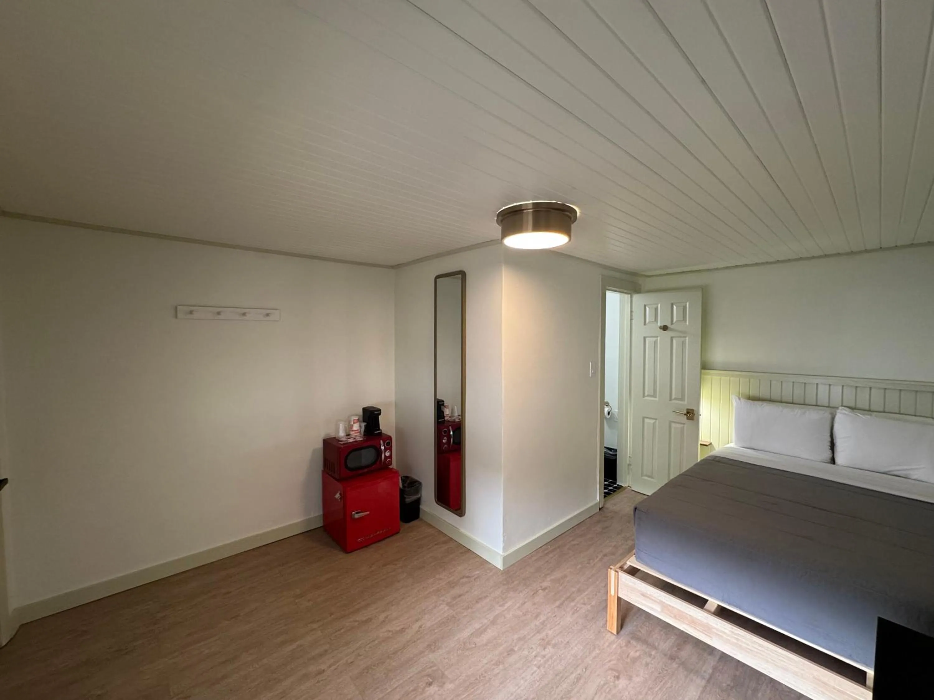 Small Double Room in Ski Mountain Lodge