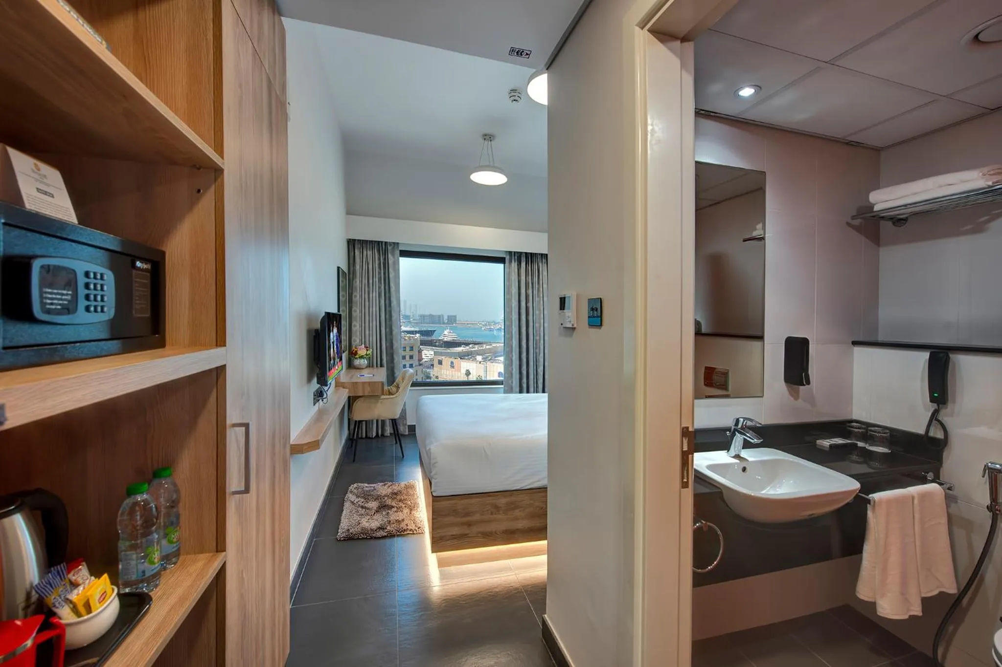 Deluxe Room in Wescott Hotel