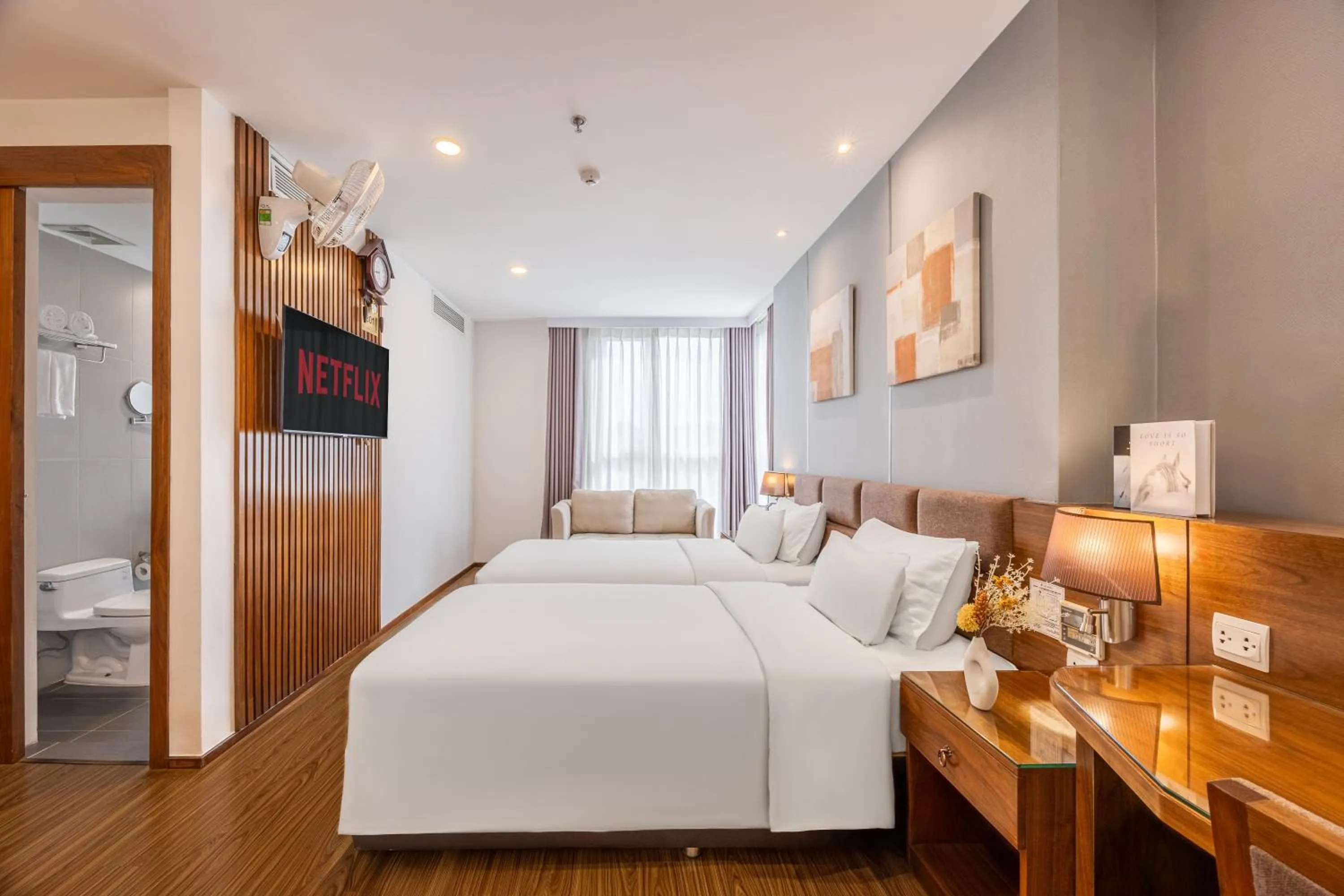 Deluxe Twin Room in A25 Hotel - 55 Cách Mạng Tháng 8