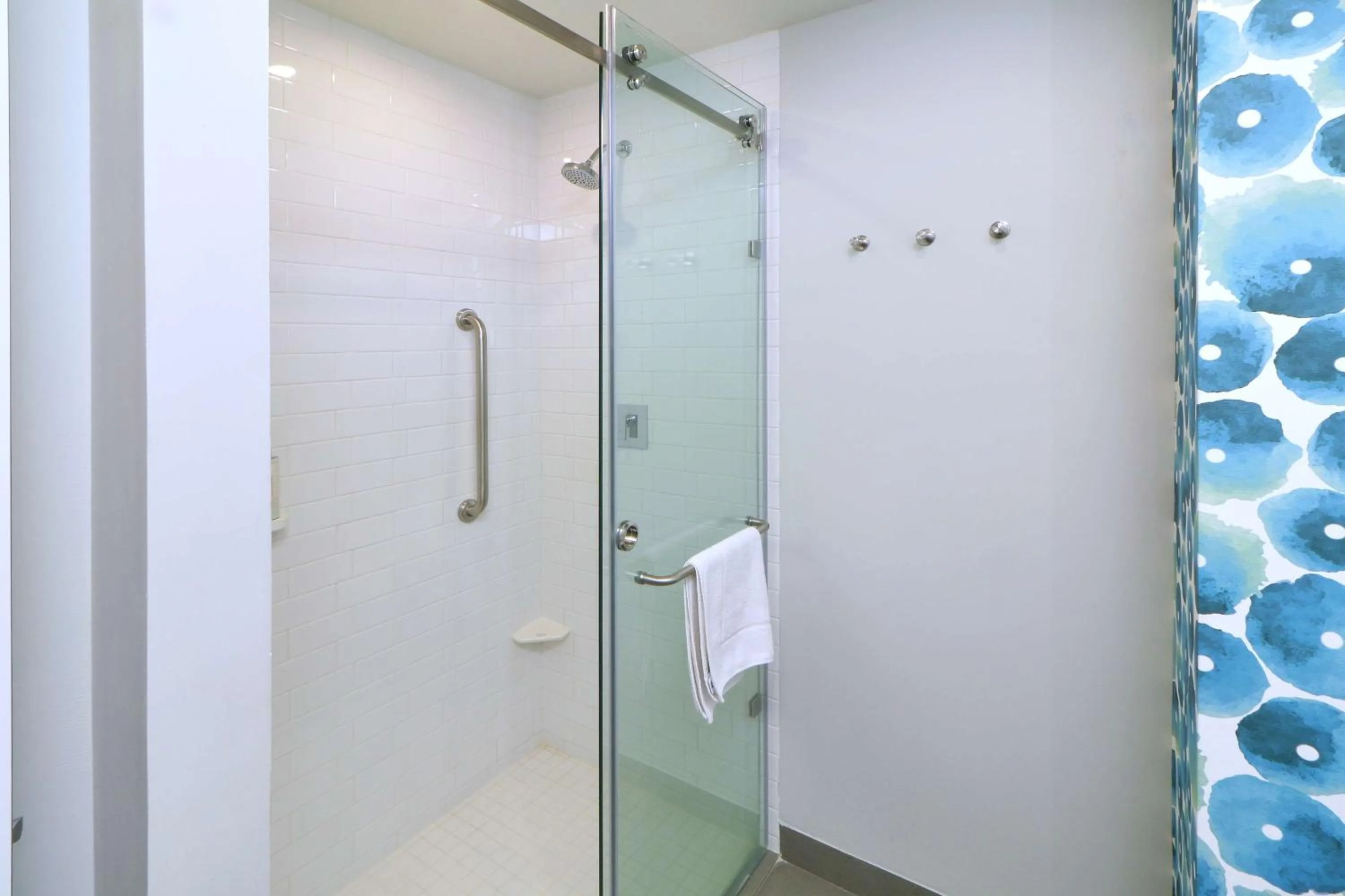 Double Room with Two Double Beds and Walk-In Shower in Tru By Hilton Monterrey Fundidora