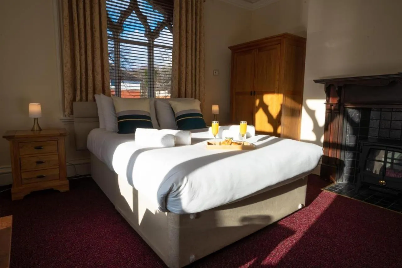 Triple Room in Milverton Hotel