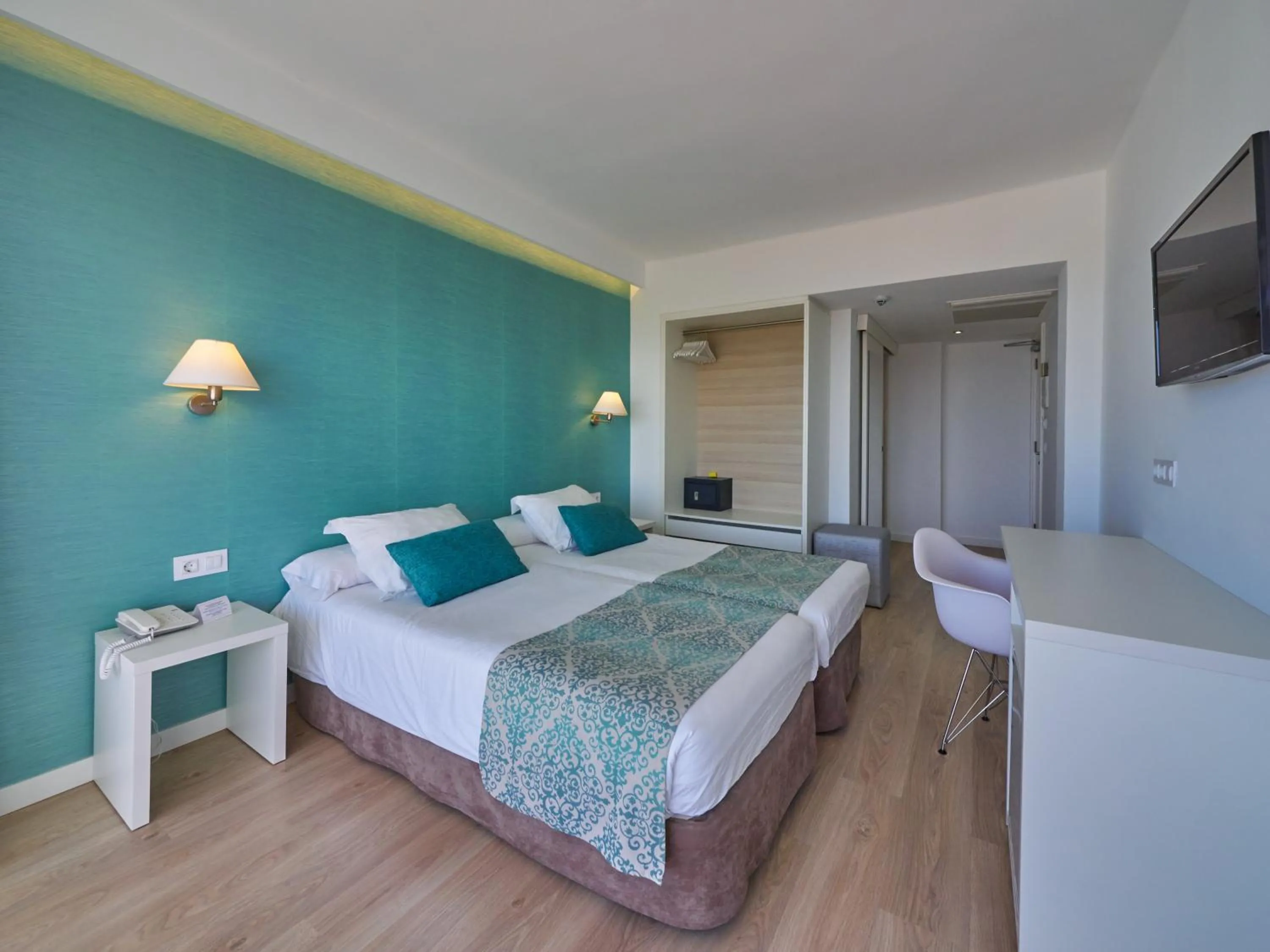 Double or Twin Room with Sea View - single occupancy in BQ Apolo Hotel