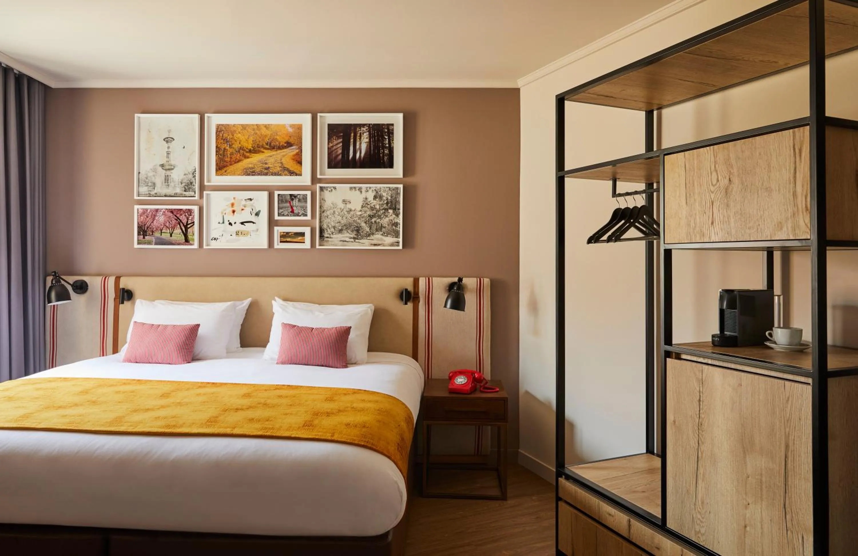 Queen Room with Sofa Bed in Hotel Indigo Madrid - Princesa by IHG
