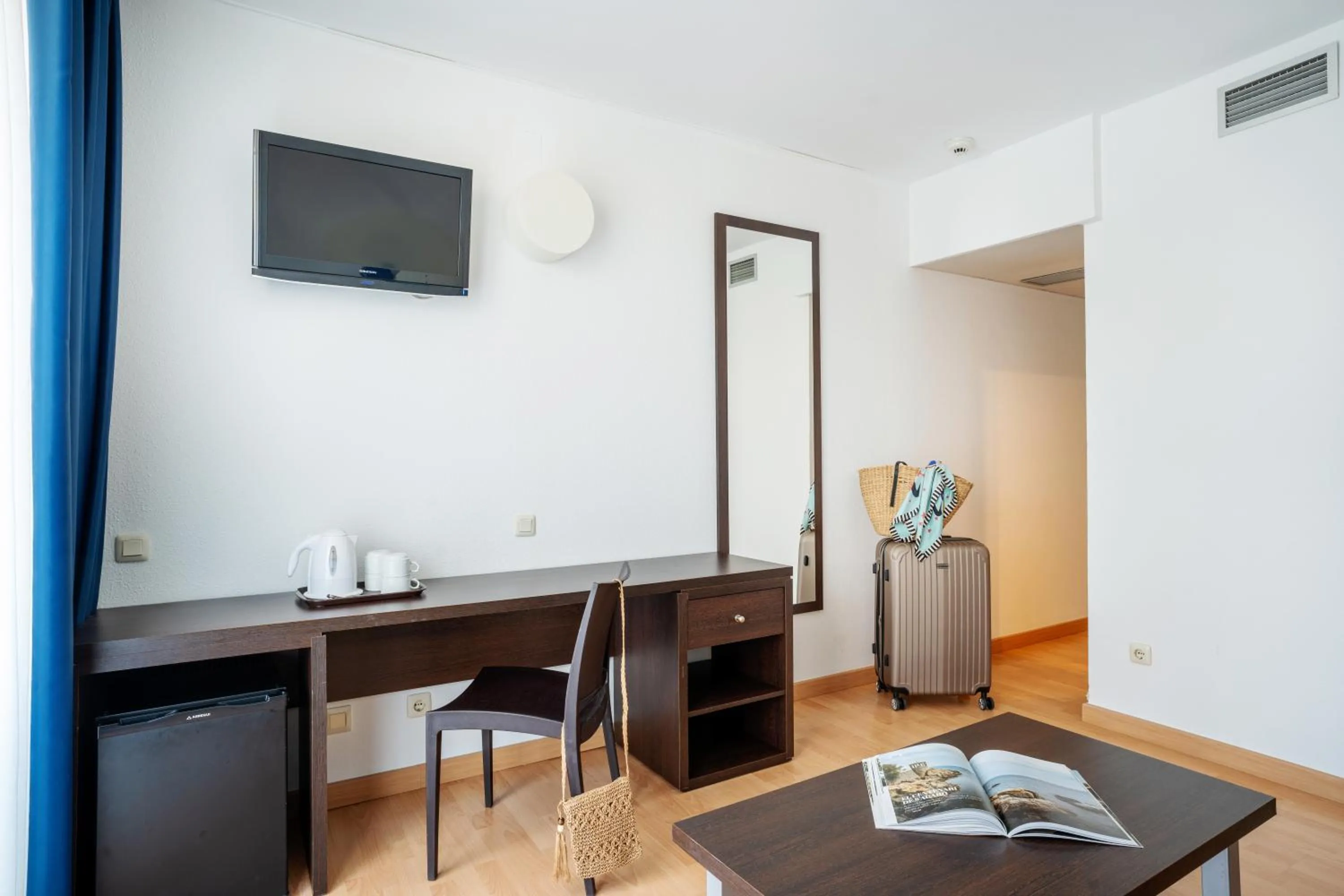 Double or Twin Room with balcony without kitchen in Aparthotel Ona Palamós