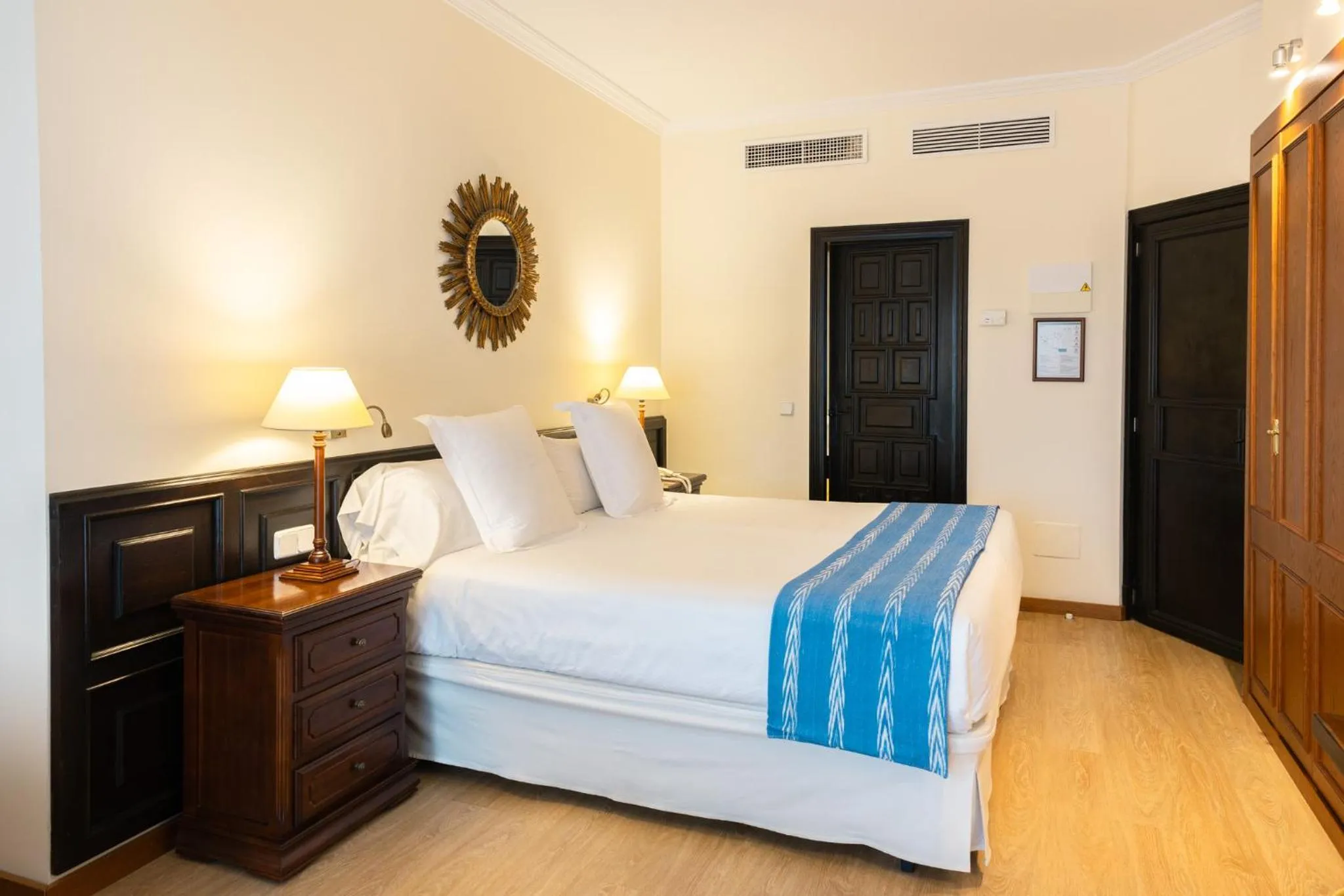 Single Room with Sea View in Hotel Bon Sol Resort & Spa