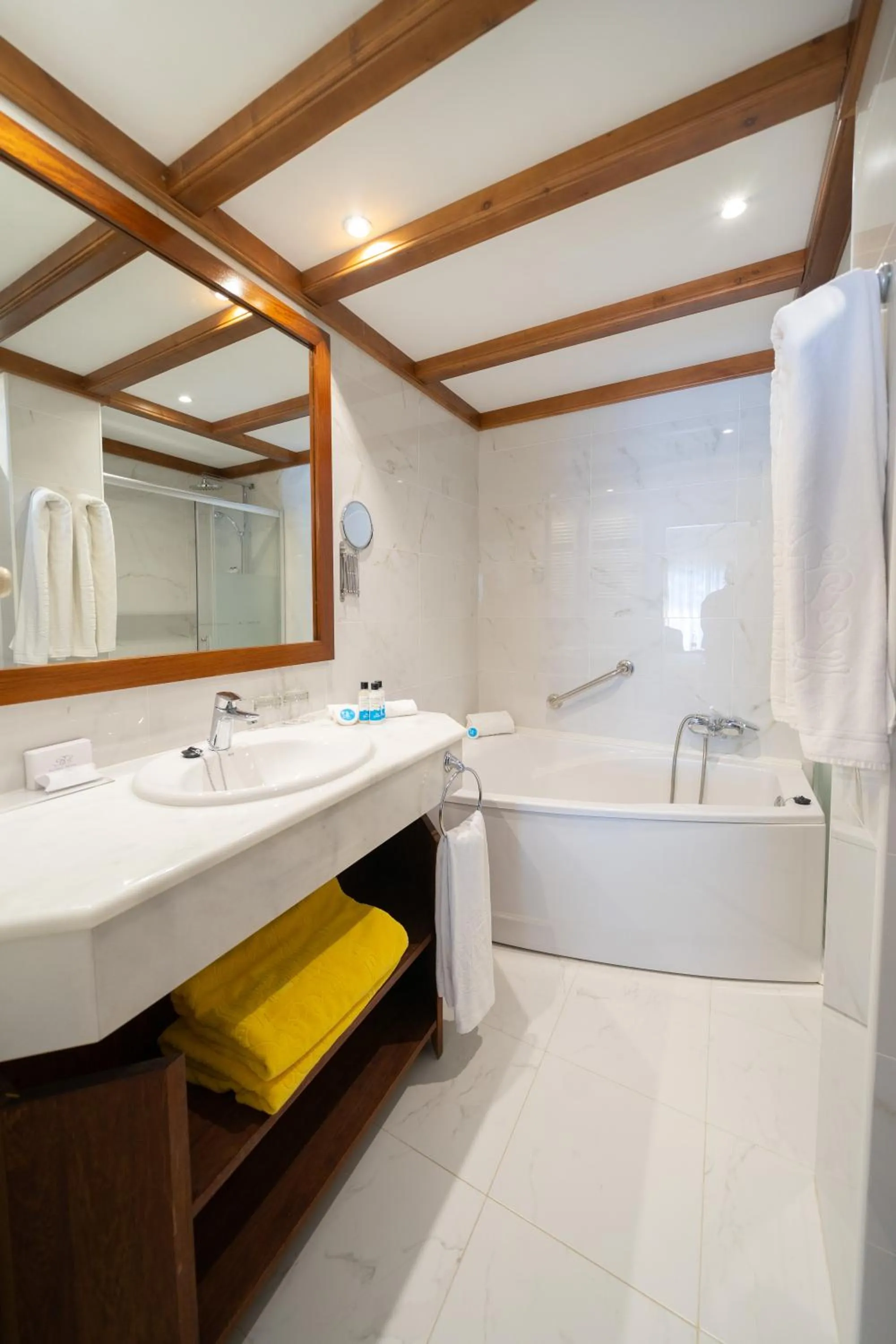 Junior Suite (2 Adults + 1 Child) in Hotel Bon Sol Resort & Spa