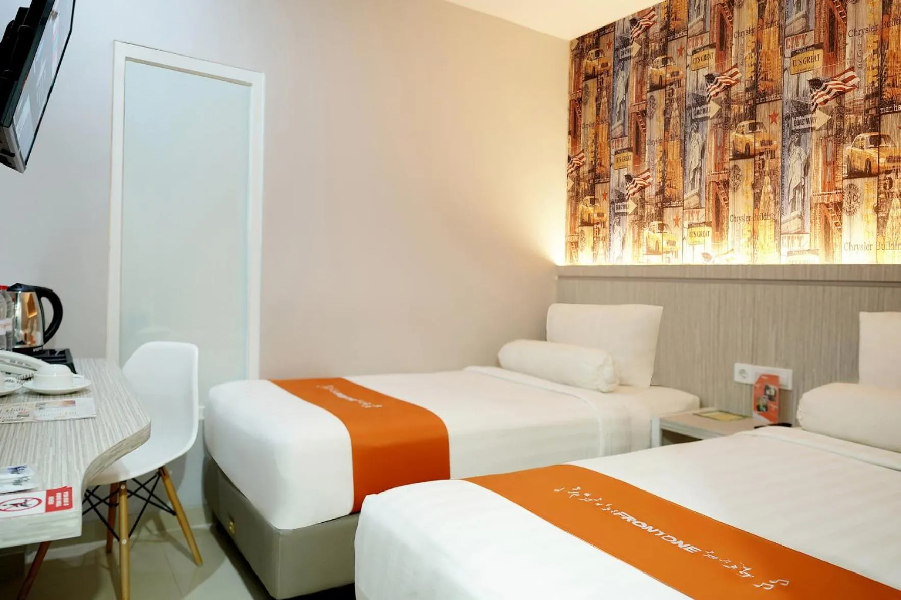Standard Twin Room in Front One Hotel Sragen