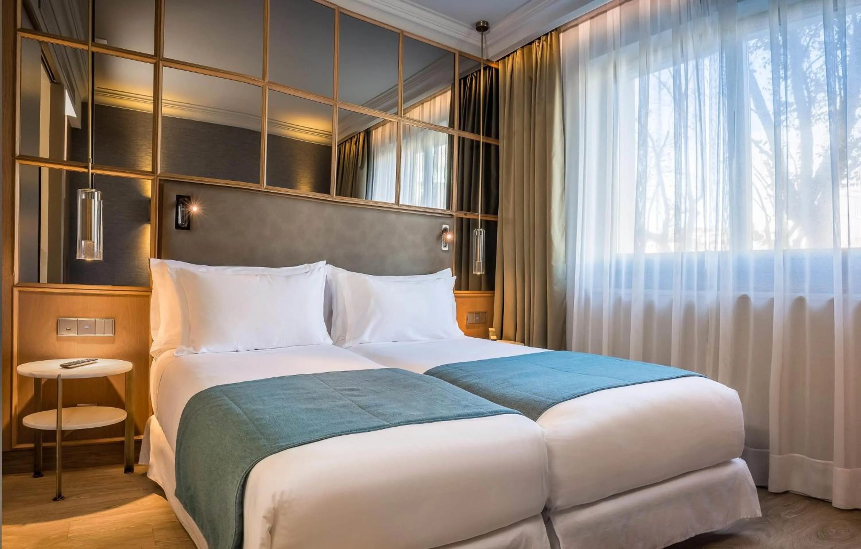 Deluxe Double or Twin Room in Barceló Emperatriz