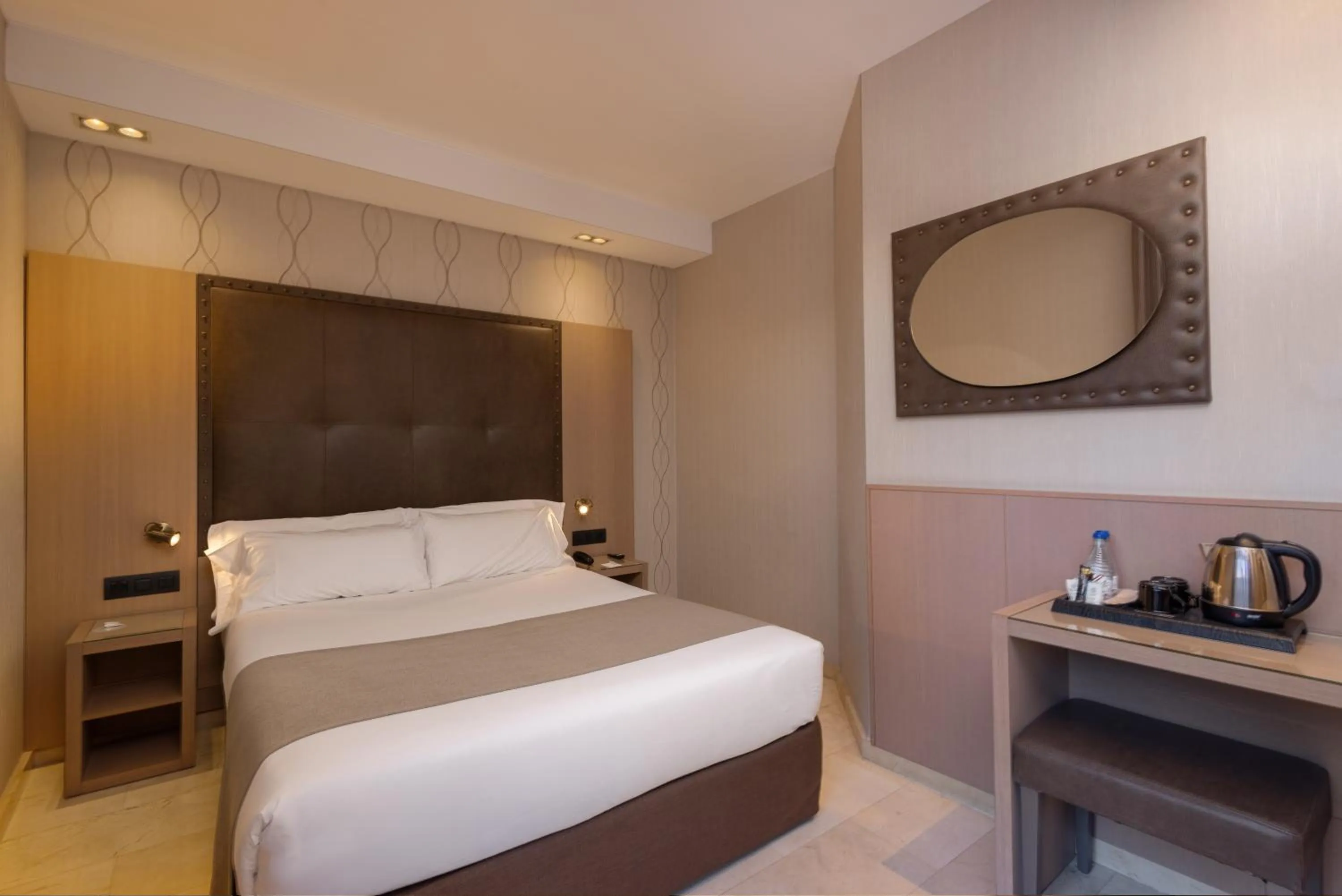 Double or Twin Room with Terrace in Gran Hotel Barcino