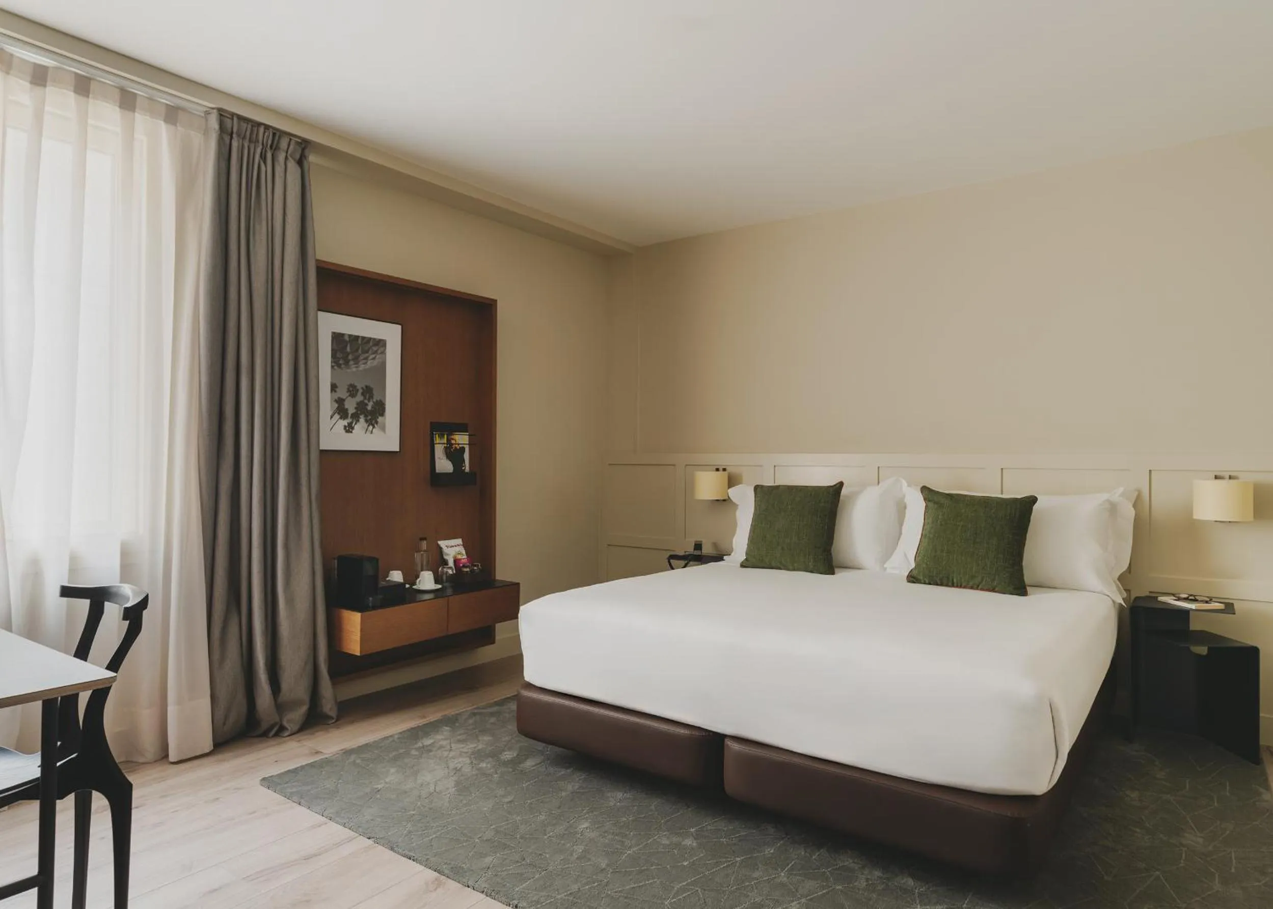 Superior Room in Gallery Hotel 4 Sup