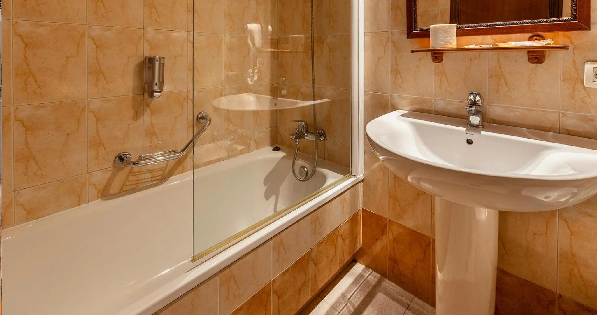 One-Bedroom Apartment (2 Adults) in Apartamentos Vértice Bib Rambla