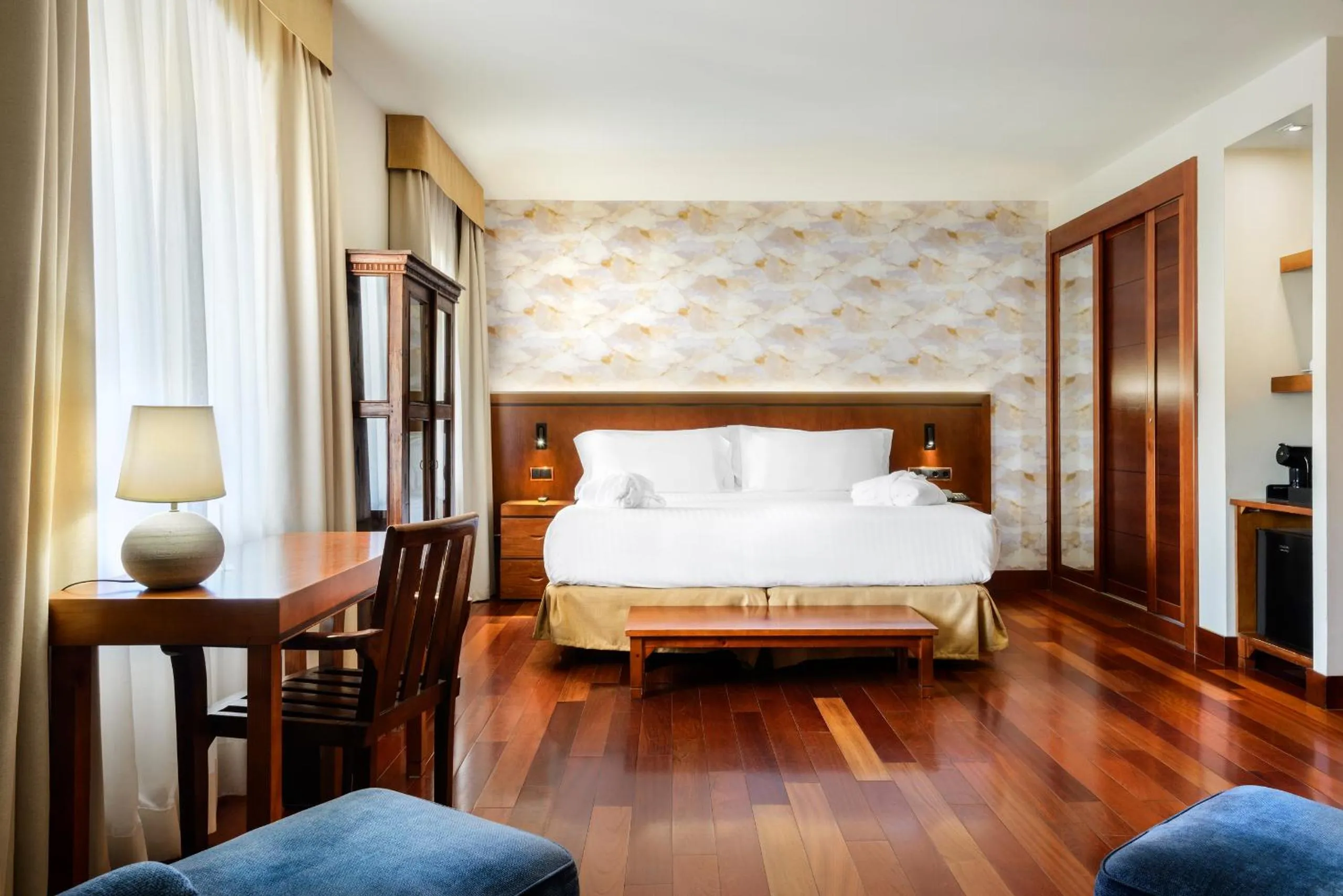 Deluxe Triple Room in Hotel & Spa Monasterio de Boltaña