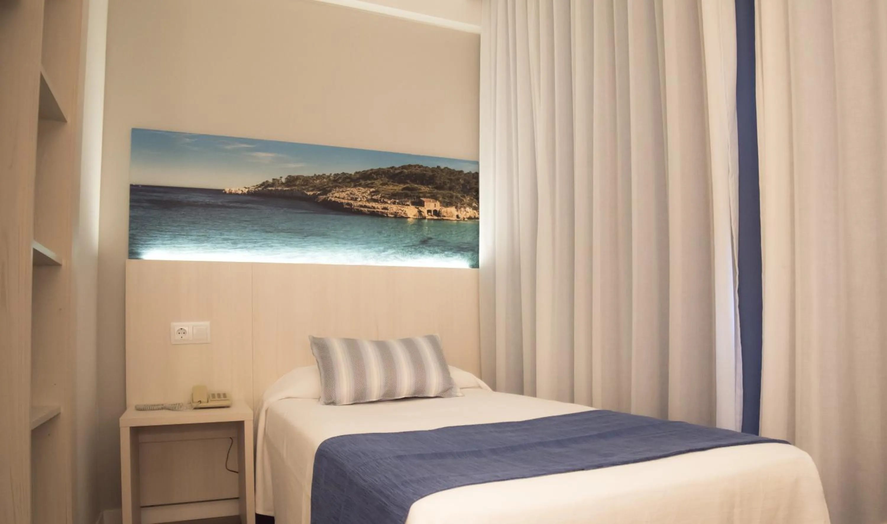 Single Room in Seramar Hotel Luna Park Adults Only