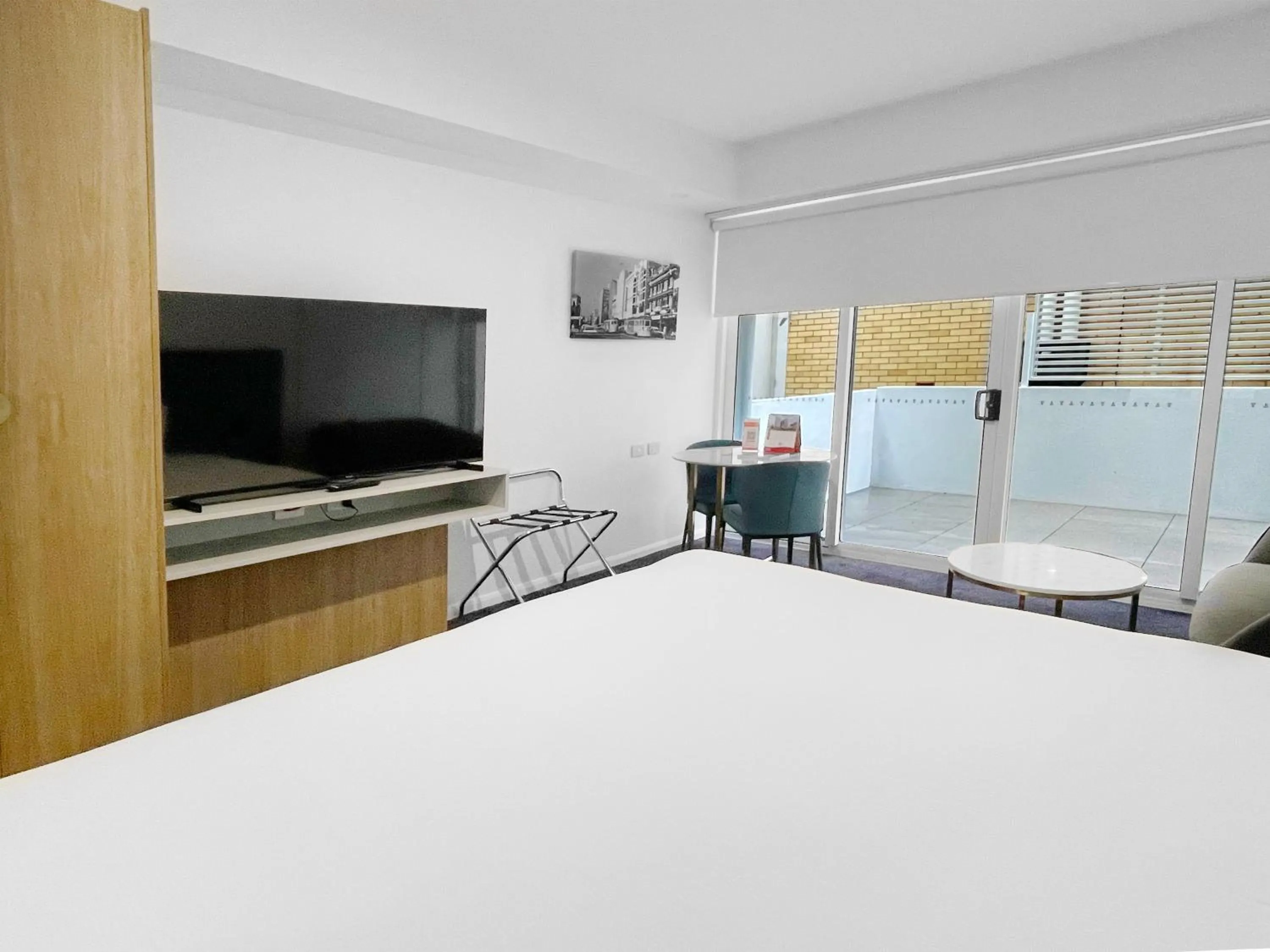 Superior Room with Balcony in Swiss-Belhotel Woolloongabba, Brisbane