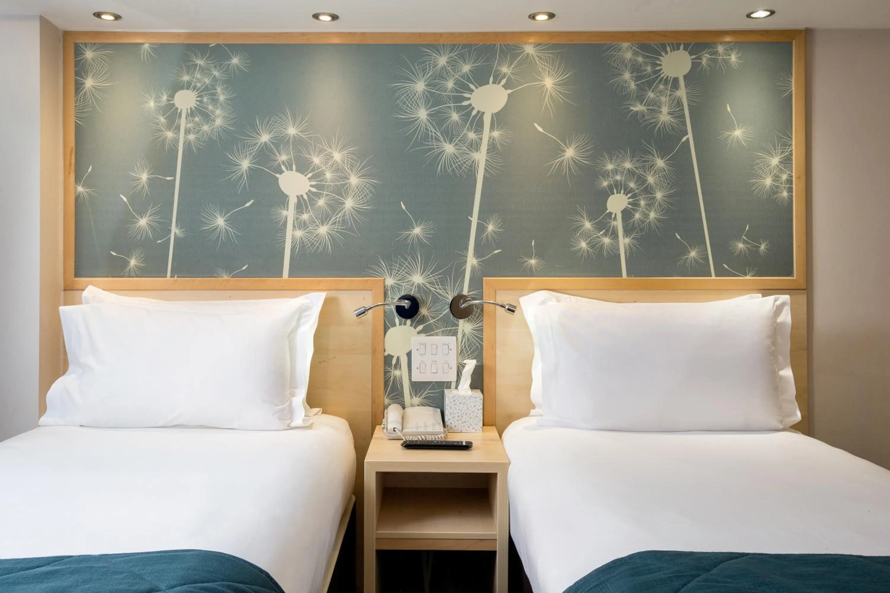 Twin Room in Bedford Hotel