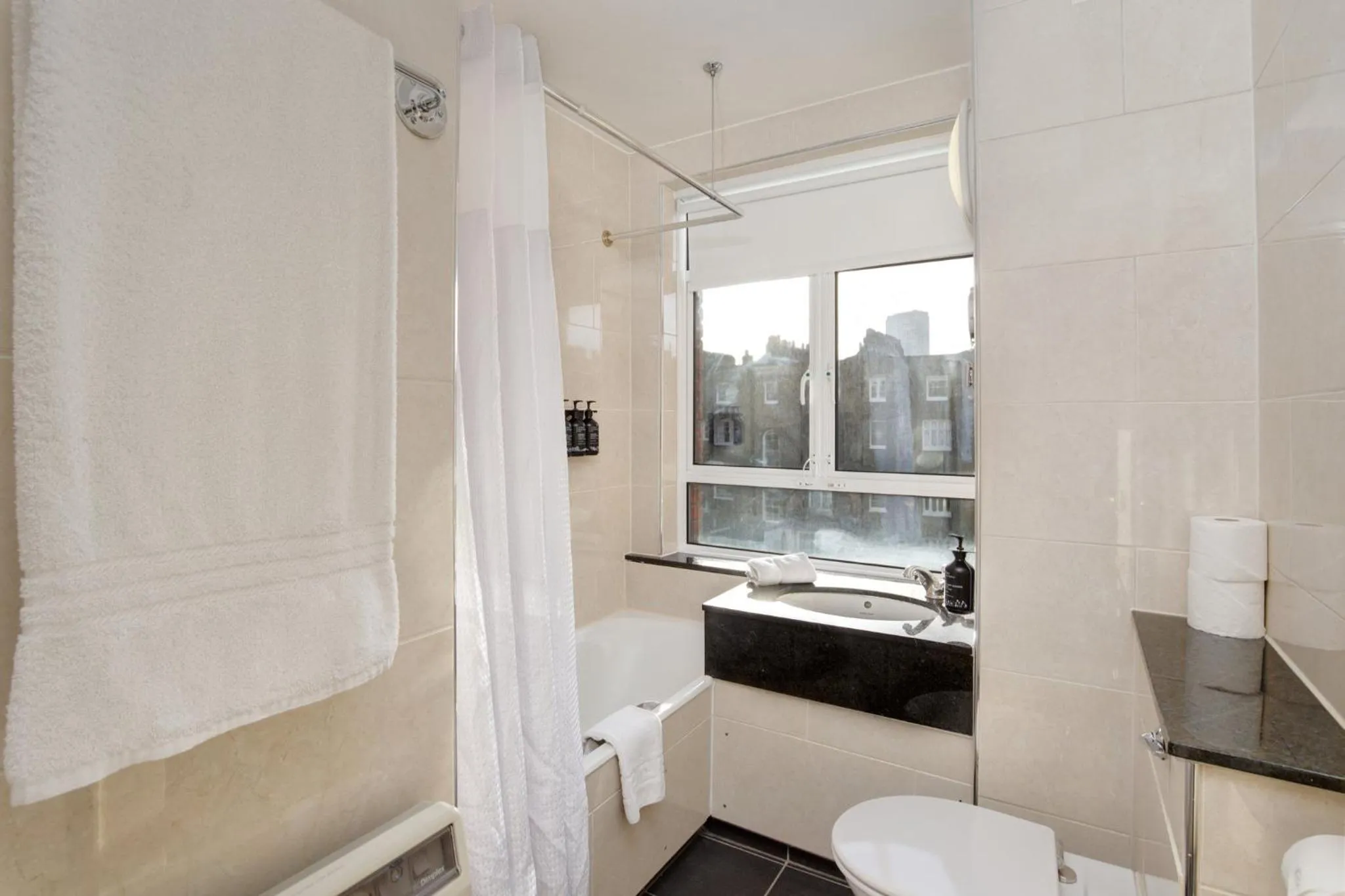 Double Room Garden View in Bedford Hotel