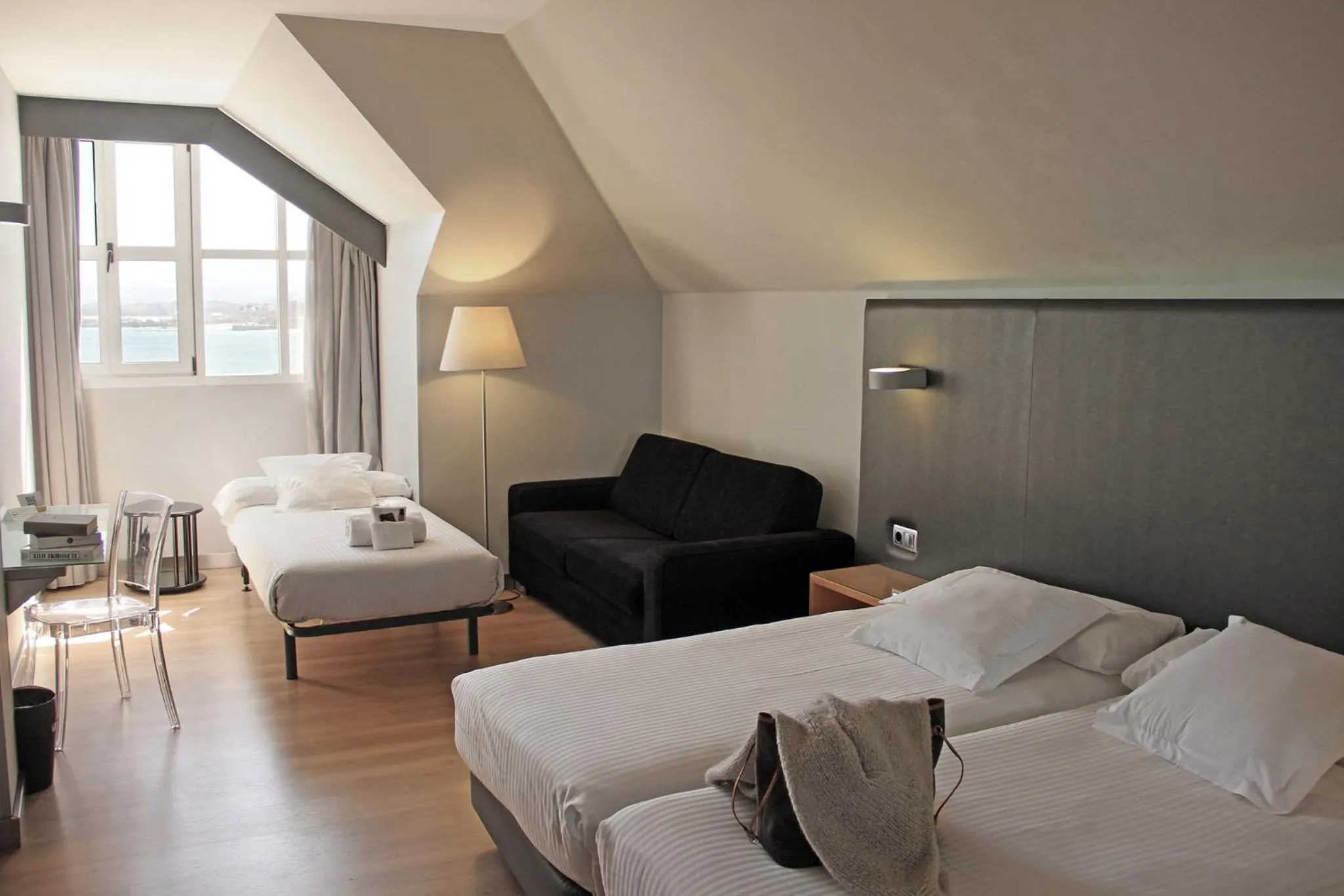 Twin Room with Extra Bed in Hotel Chiqui