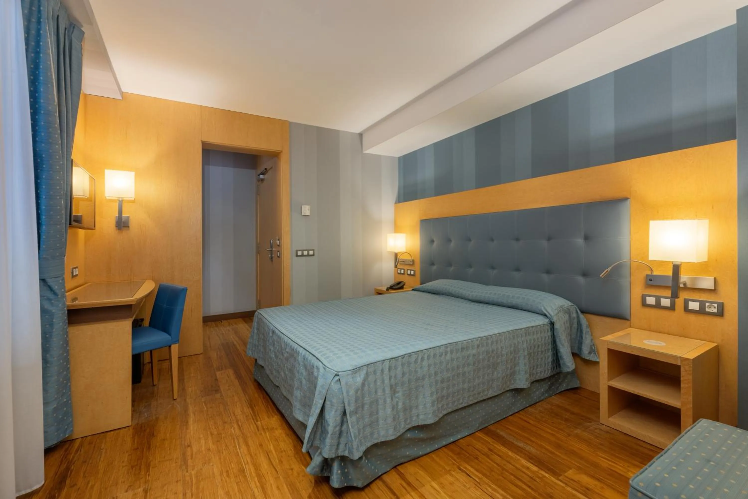 Double or Twin Room with Extra Bed in Hotel del Mar