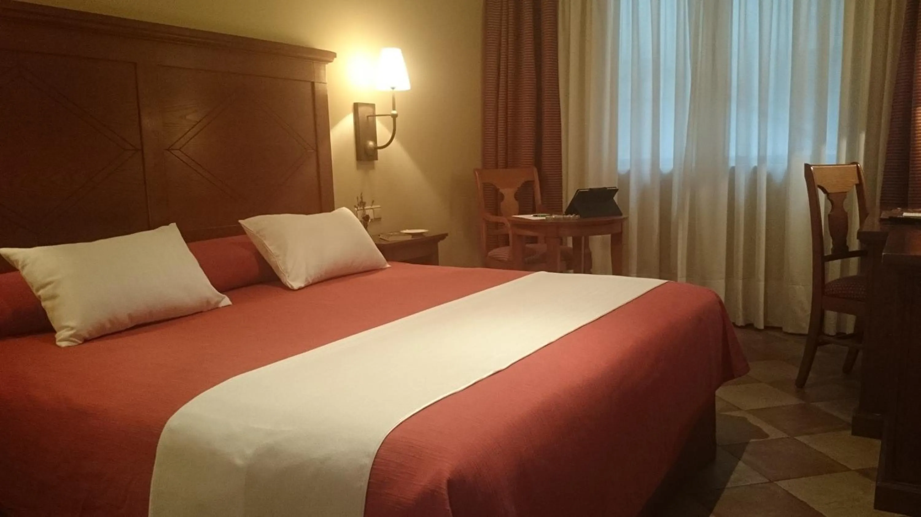 Standard Queen Room in Hotel Pamplona Villava