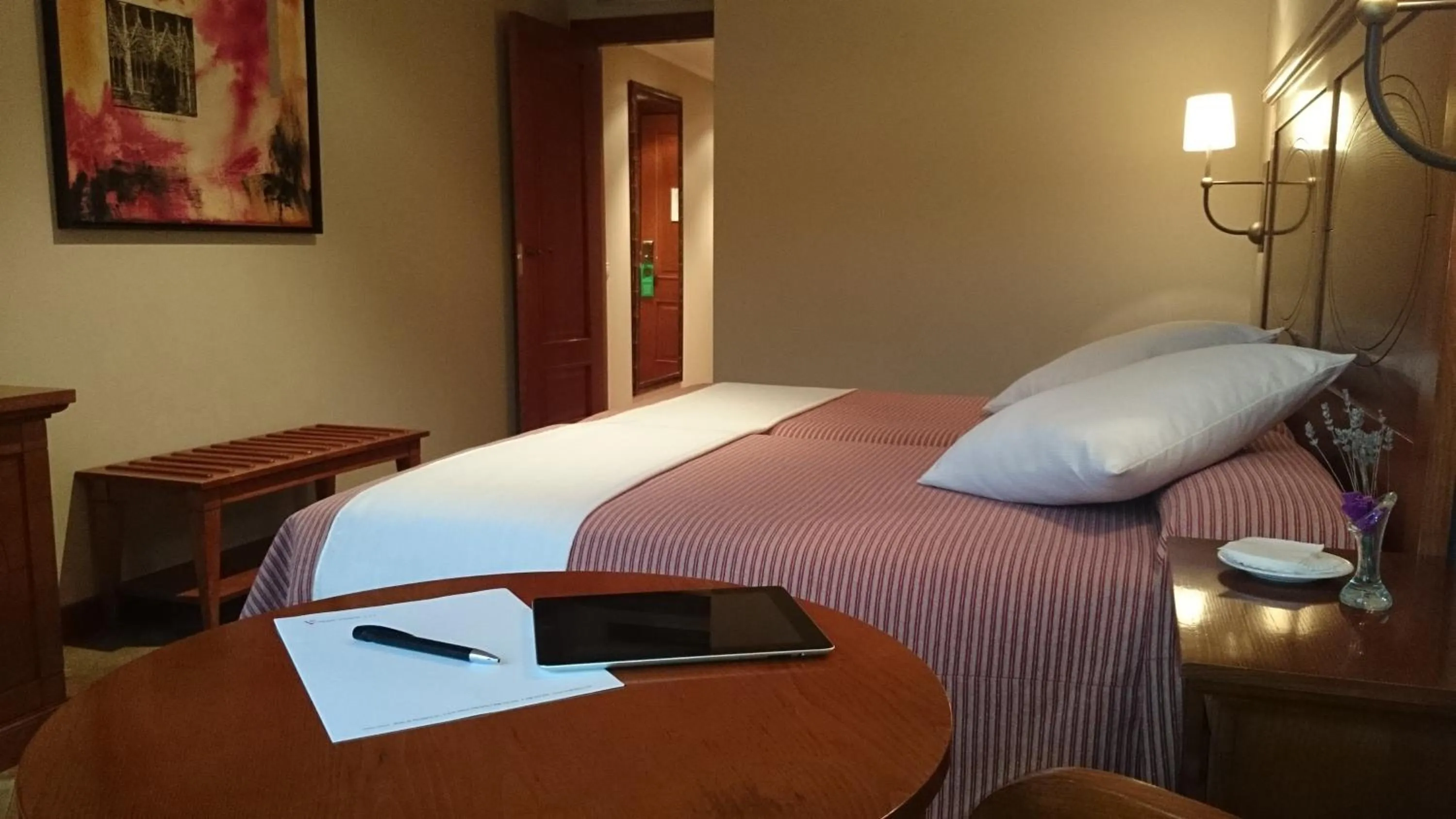 Standard Twin Room in Hotel Pamplona Villava