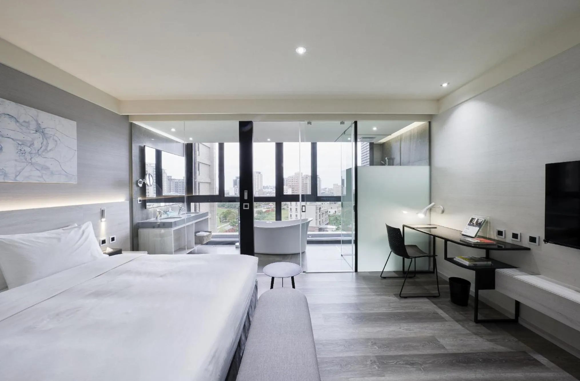 Deluxe King Room in CP Hotel