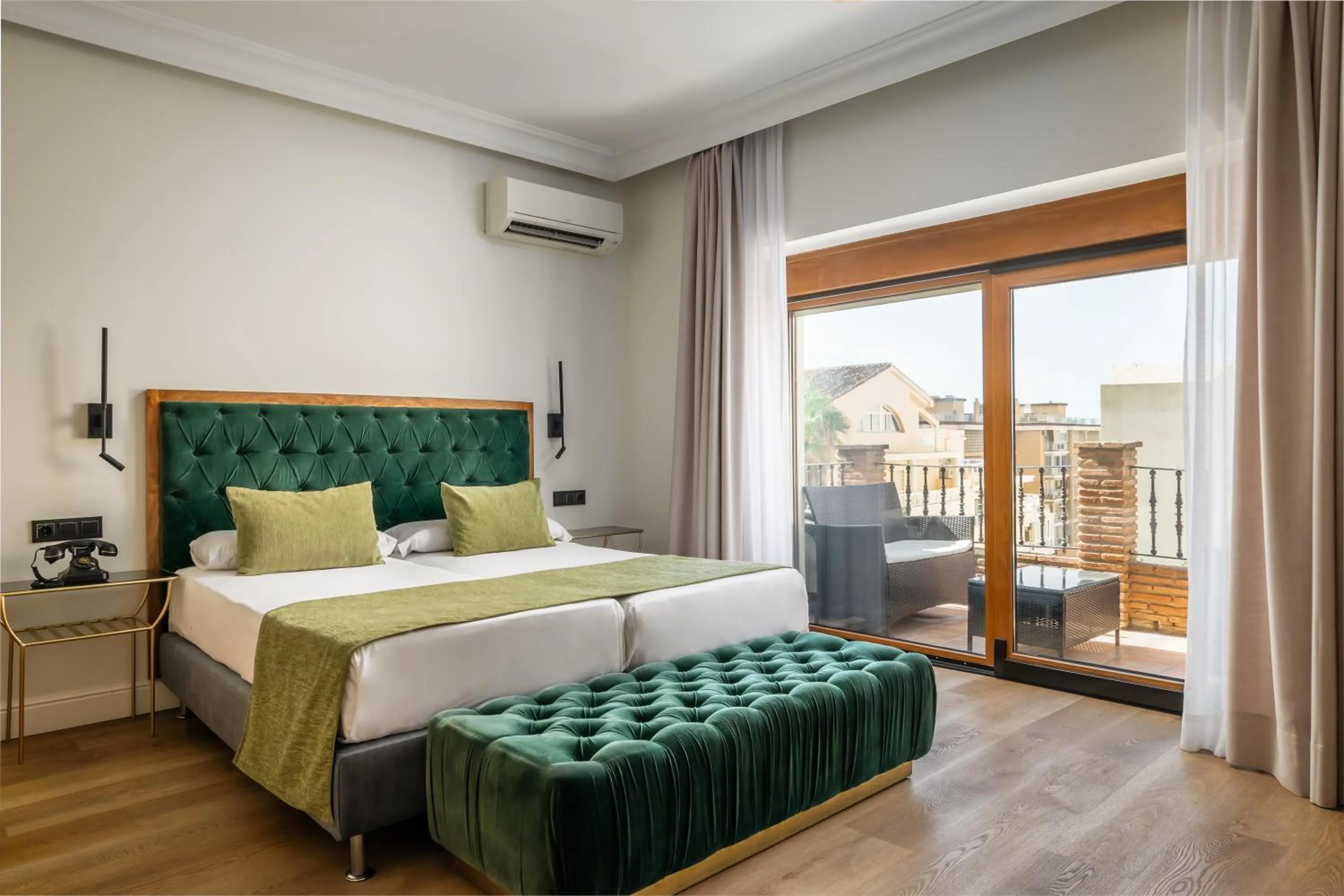 Double Room with Terrace in BYPILLOW California