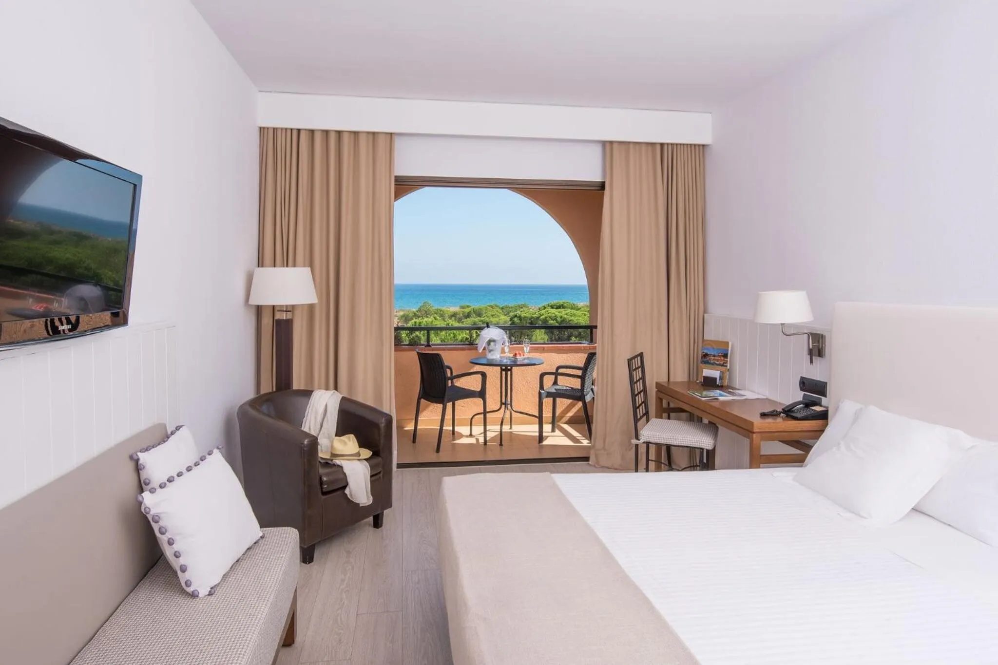 Double Room with Balcony and Sea View in La Costa Hotel Golf & Beach Resort