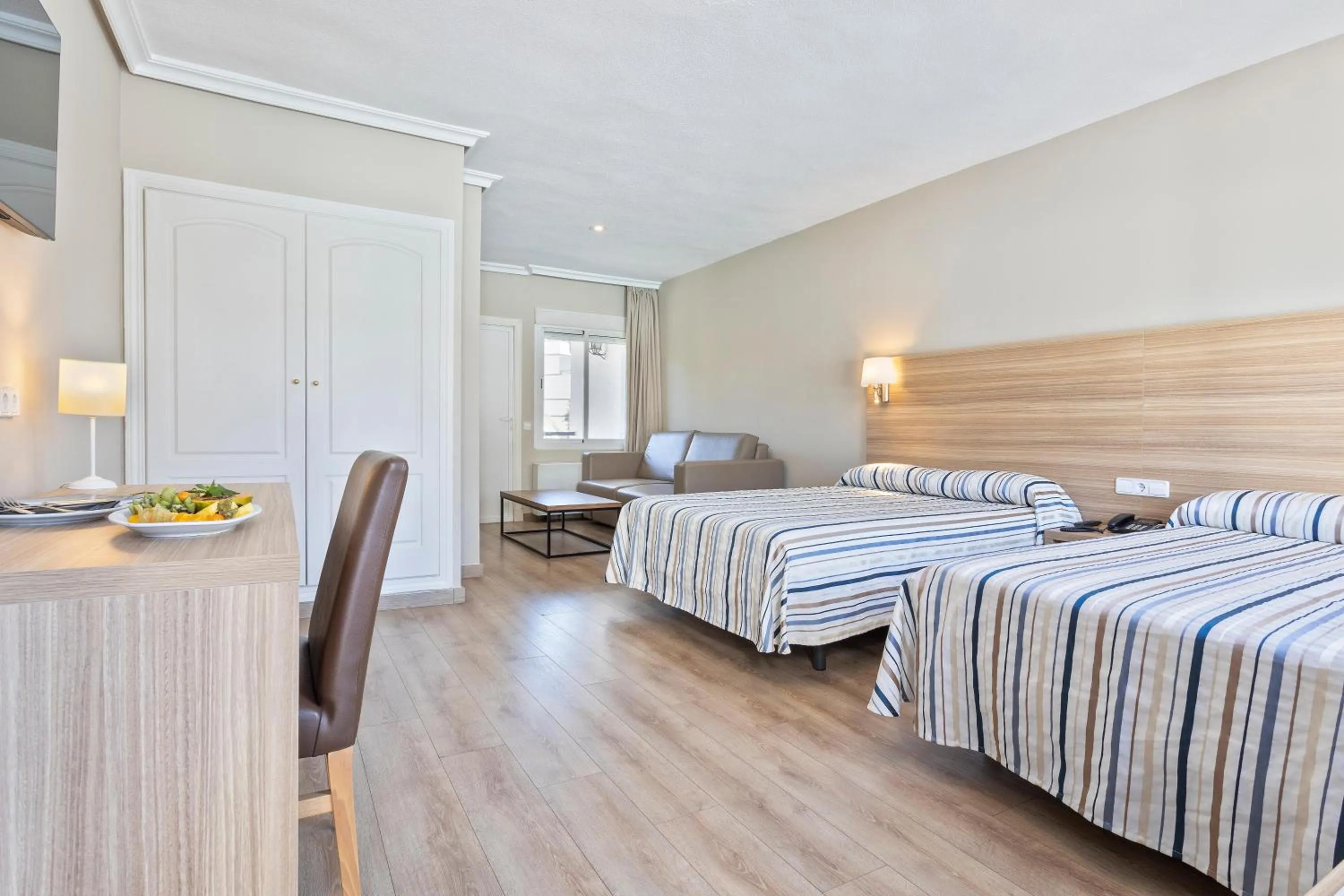 Superior Double Room with Balcony in Hotel Best Osuna