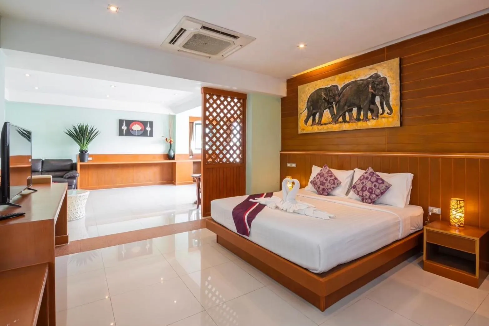 Deluxe Triple Room in Sun Shine Patong