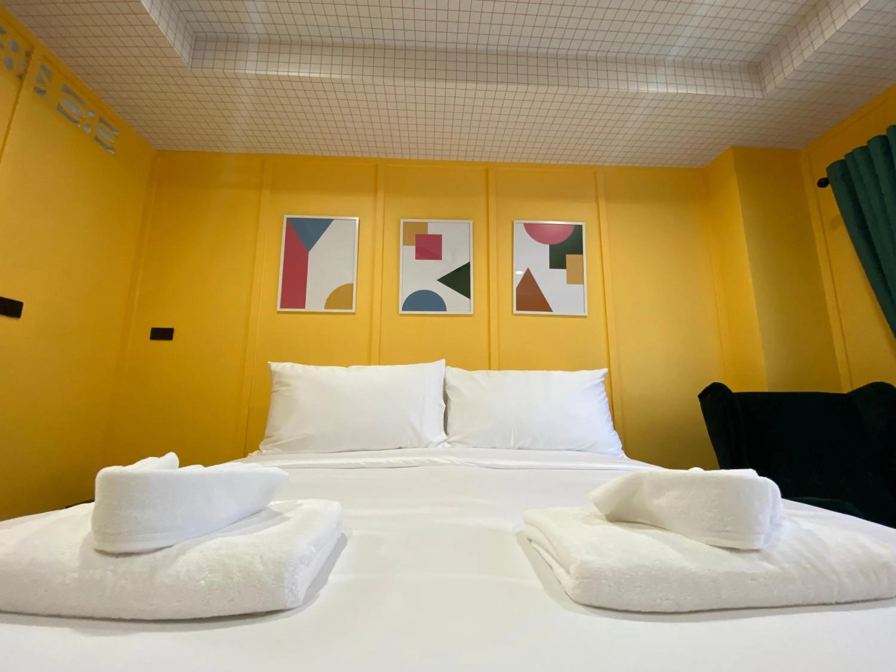 Deluxe Double Room with Balcony in Sari Boutique hotel