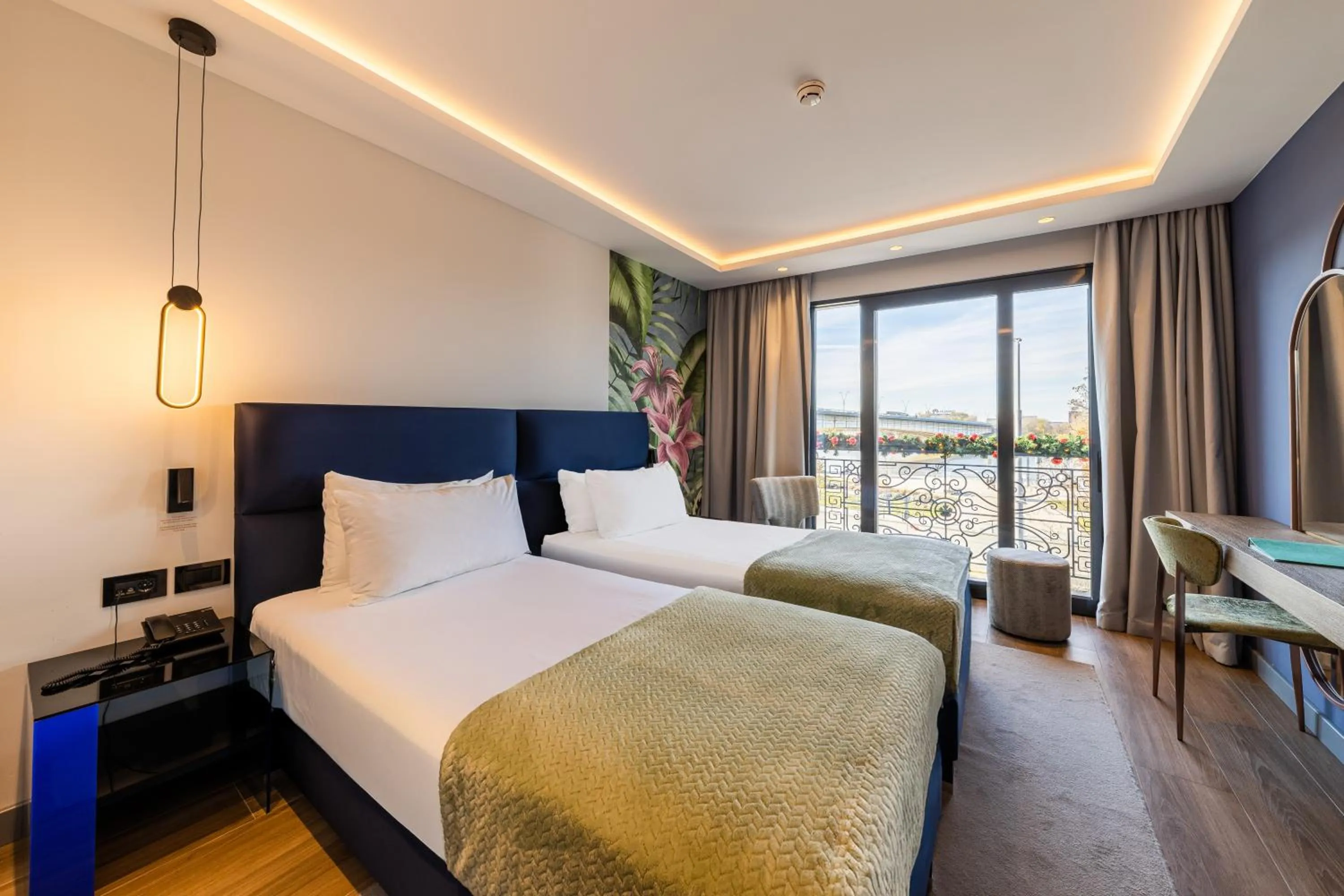 Deluxe Twin Room with River View in Calisi Hotel