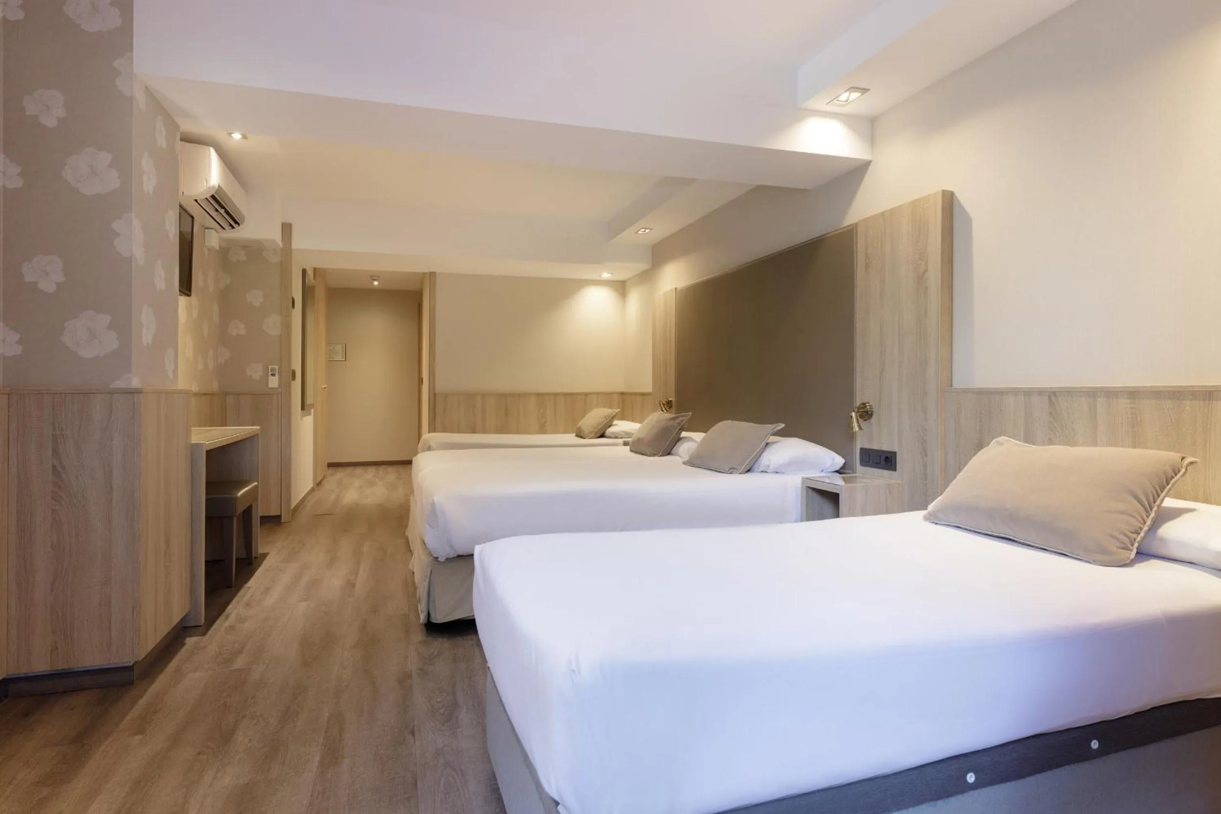 Quadruple Room in Hotel Civera