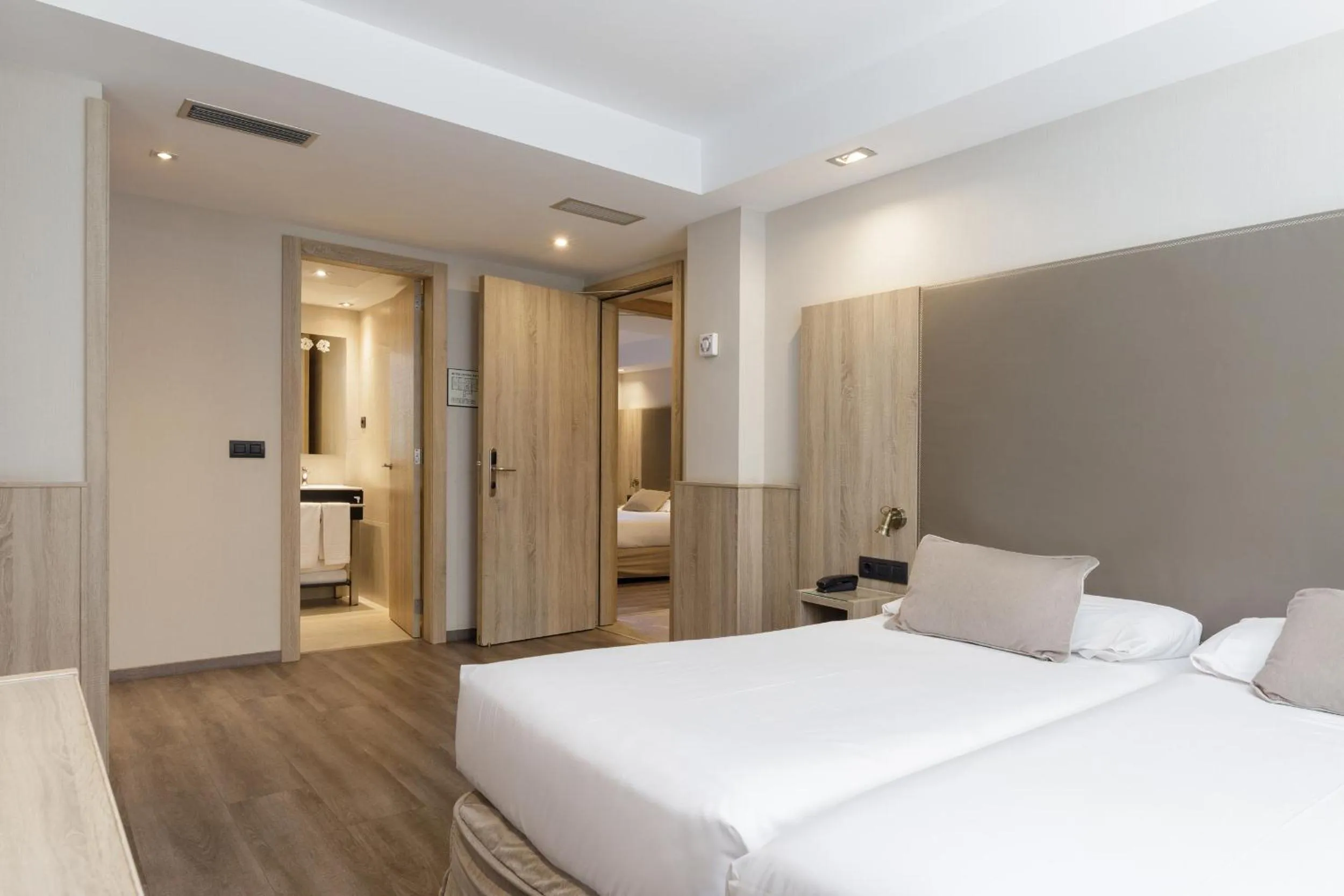 Family Room with Mountain View in Hotel Civera