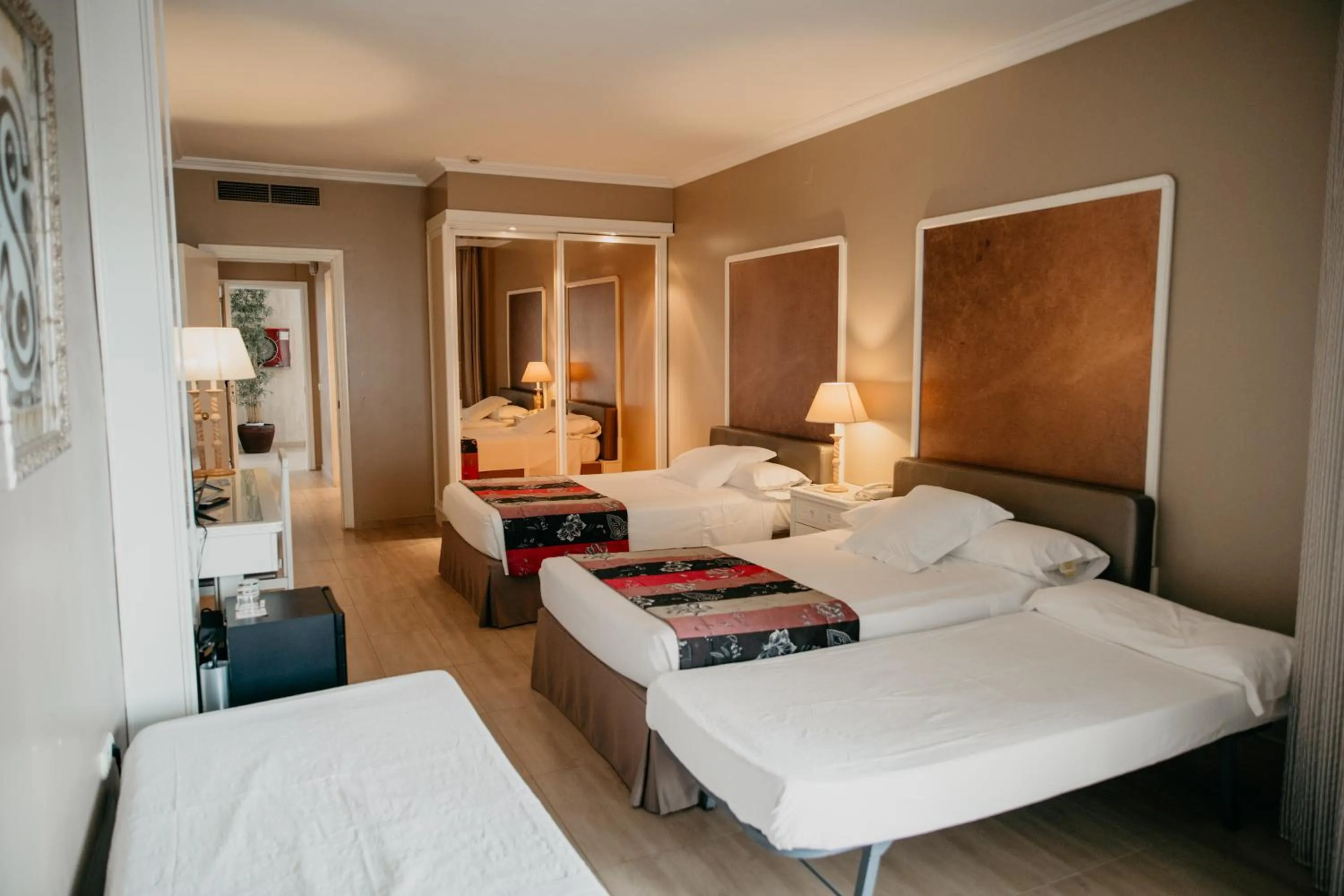  Double Room with 2 Extra Beds in Mas Gallau