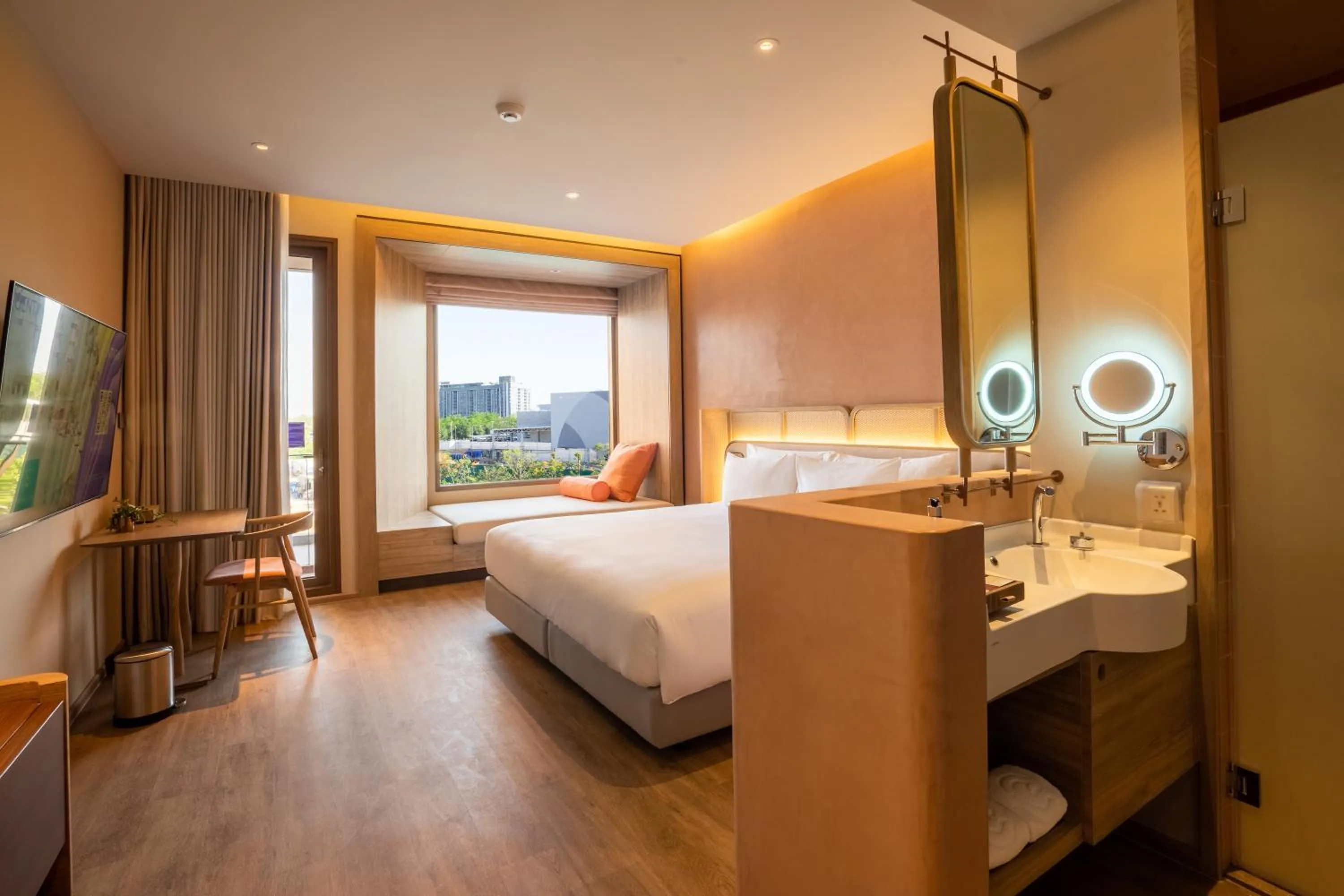 Premium Deluxe King Room with Pool View  in Centara Ubon