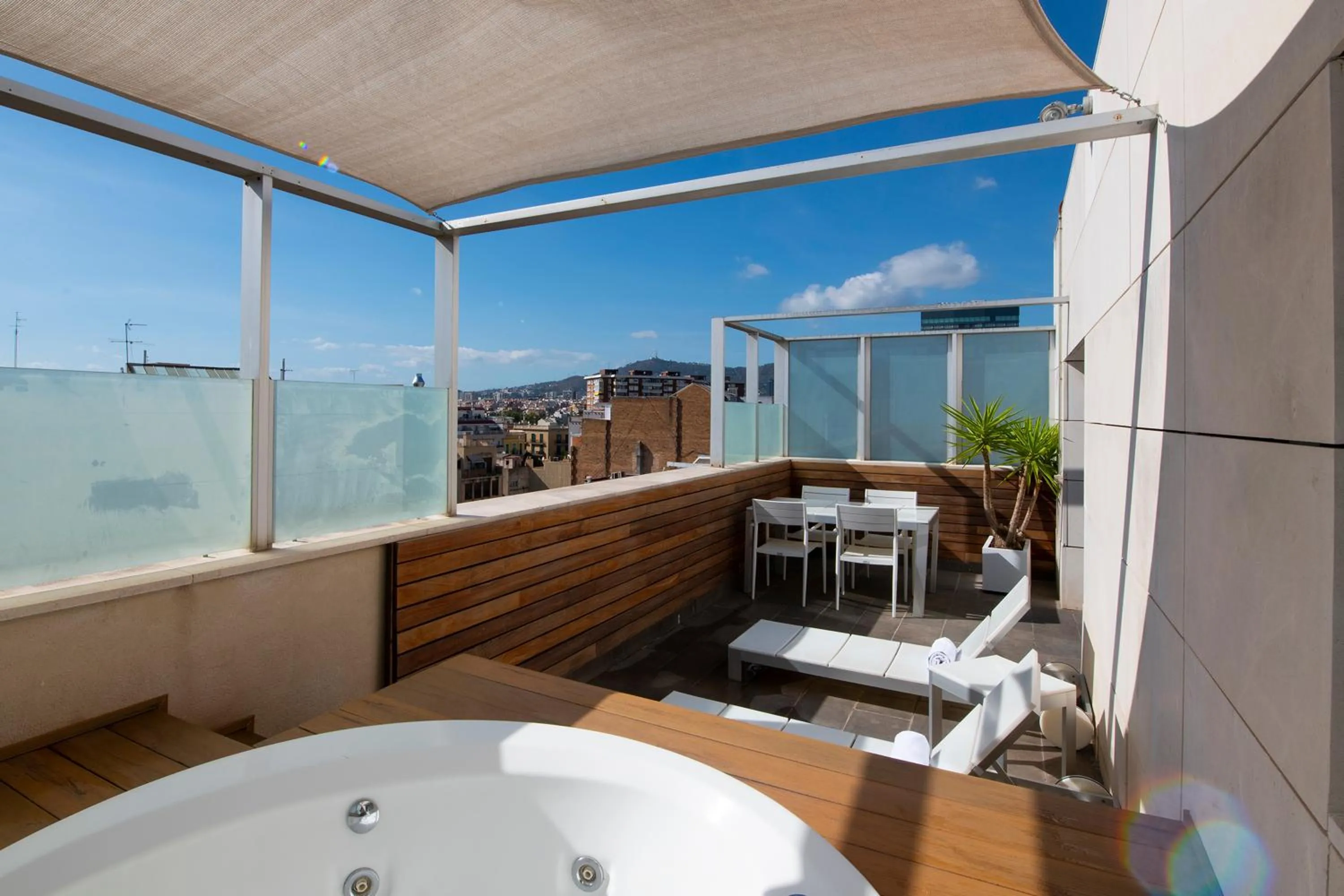 Junior Suite with Jacuzzi on the Terrace in Pestana Arena Barcelona