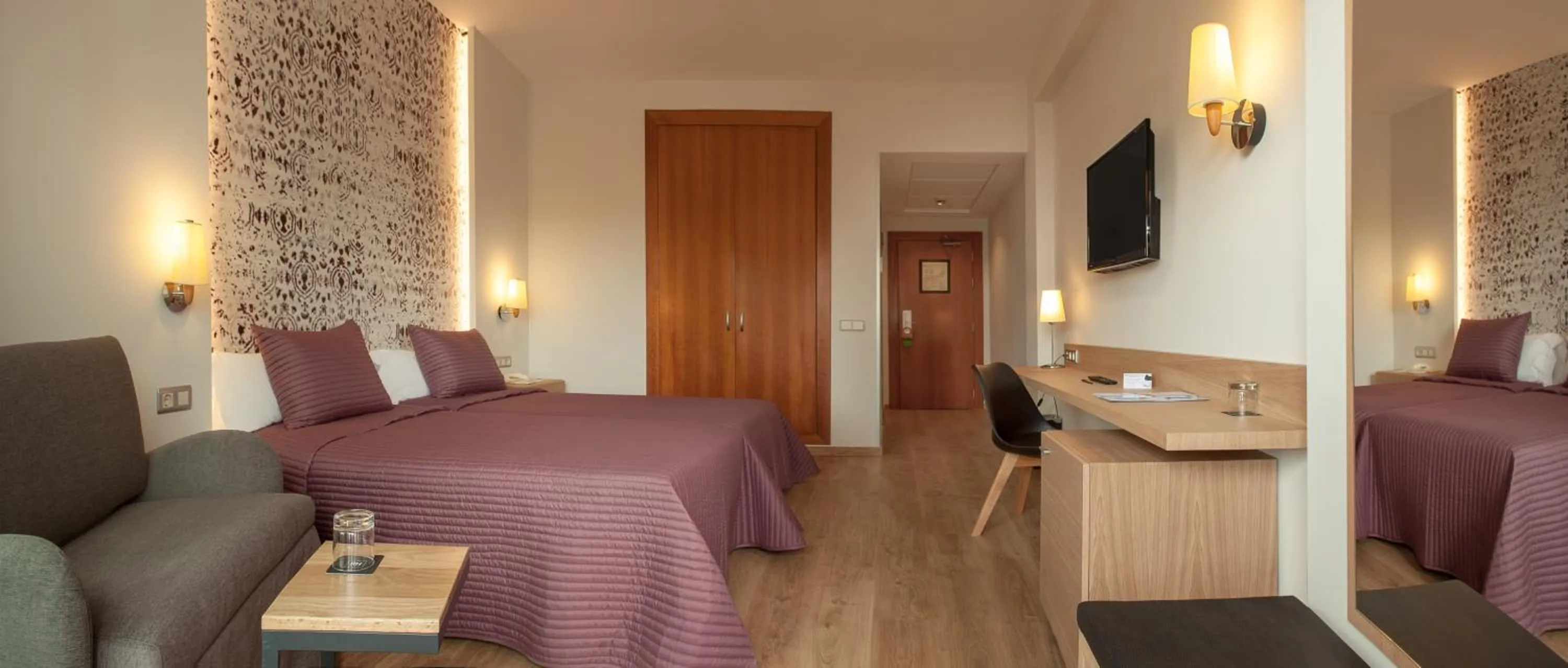 Superior Twin Room with Terrace (2 Adults) in RH Princesa Hotel & Spa 4* Sup