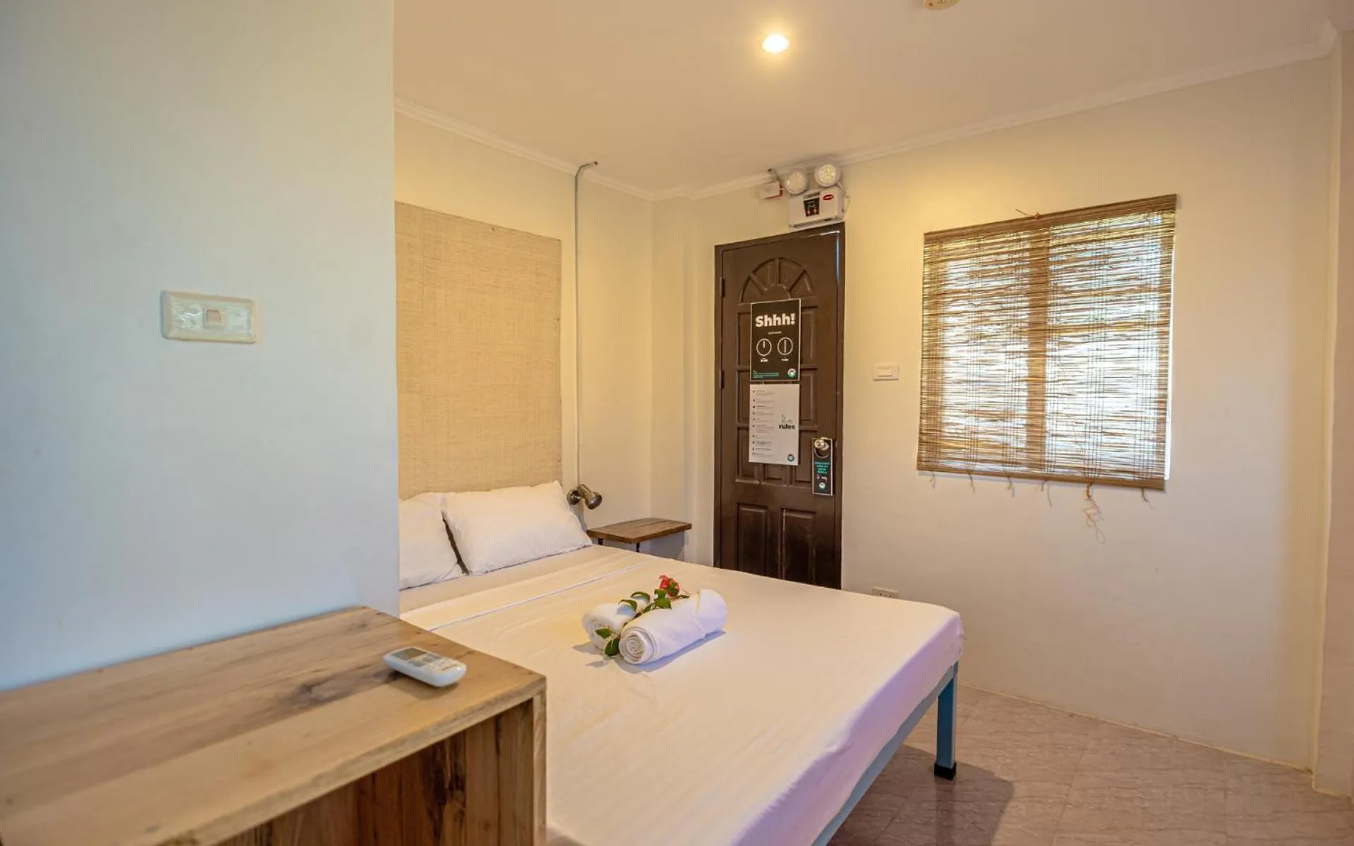 Standard Queen Room in Mad Monkey Panglao