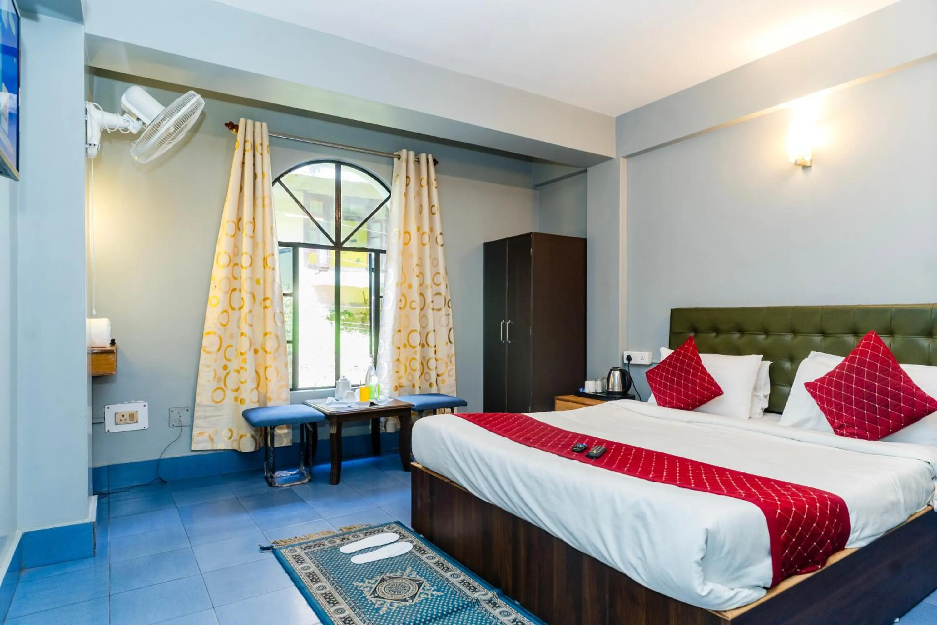 Deluxe Room in Sparrow Juniper Tree 2 min walk To Mg Marg