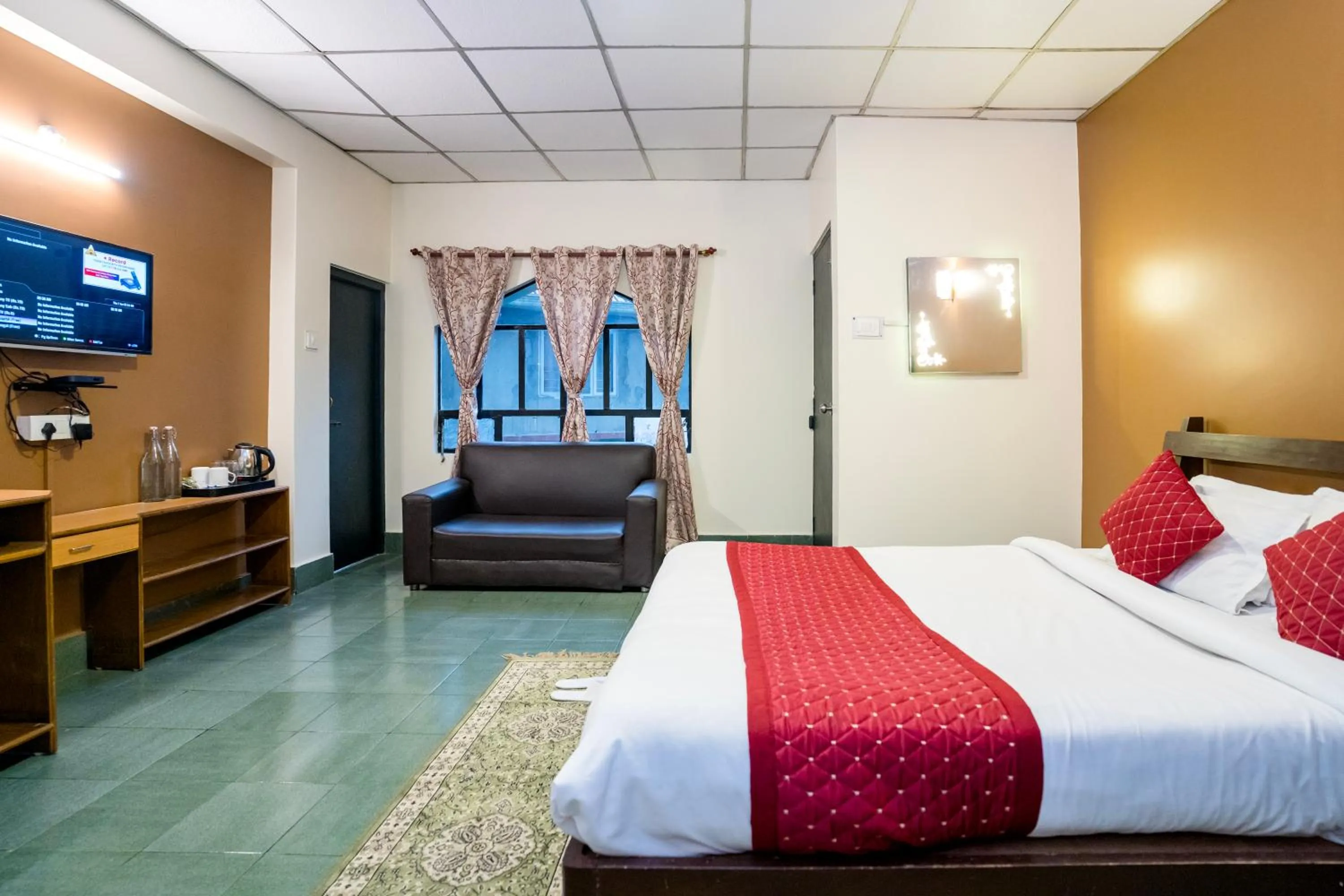 Superior Queen Room in Sparrow Juniper Tree 2 min walk To Mg Marg