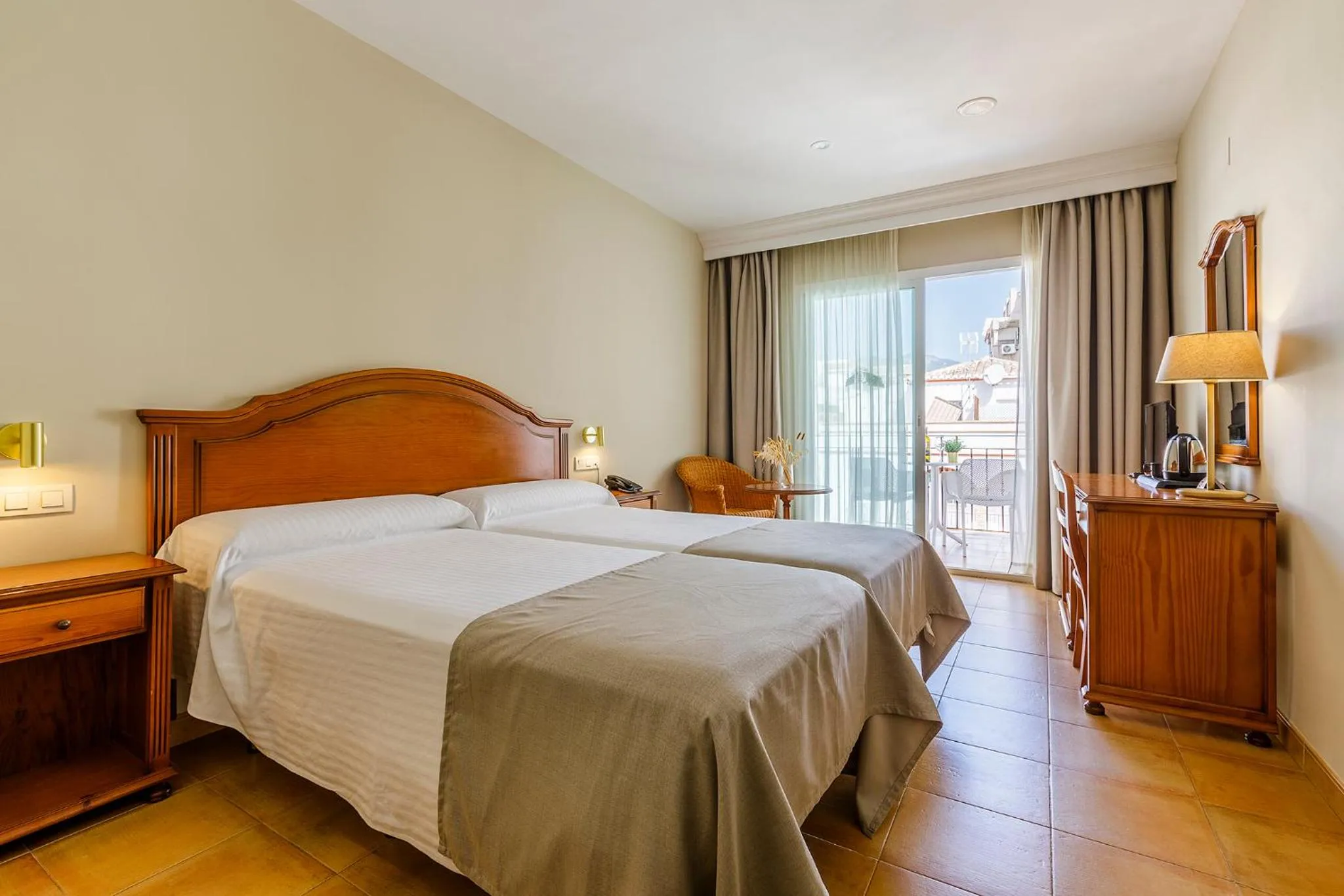 Double Room with Terrace in Hotel Almijara - Mares