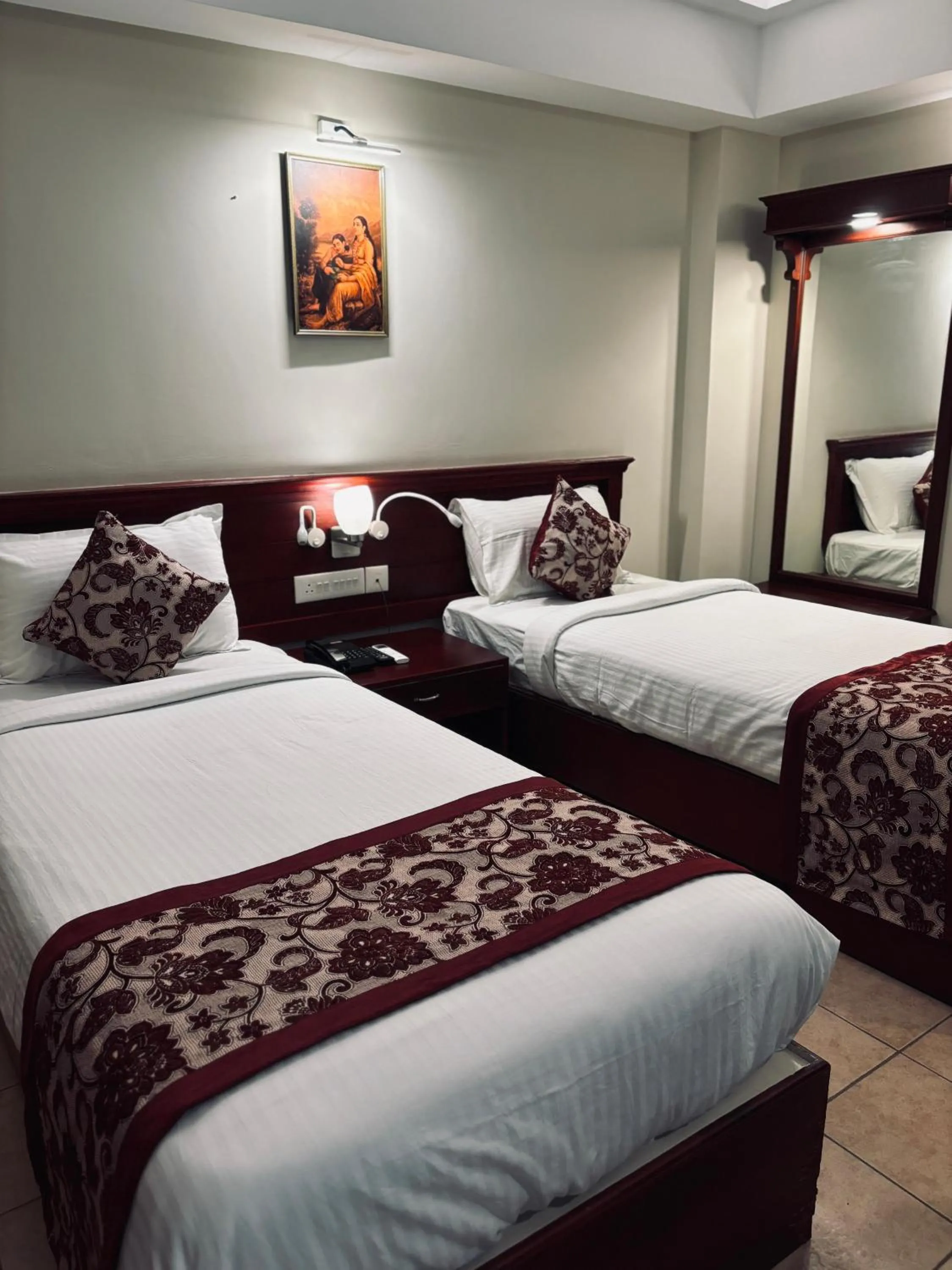 Deluxe Double or Twin Room in Hotel Seven Hills