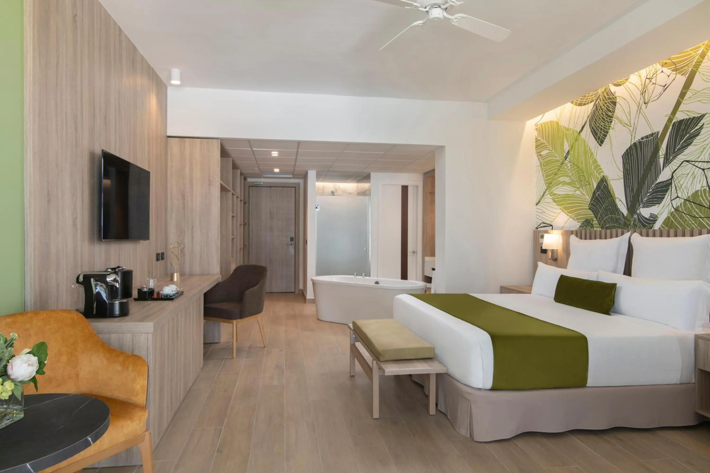 Junior Suite Swim Out Pool View - single occupancy in Serenade All Suites - Adults Only Resort